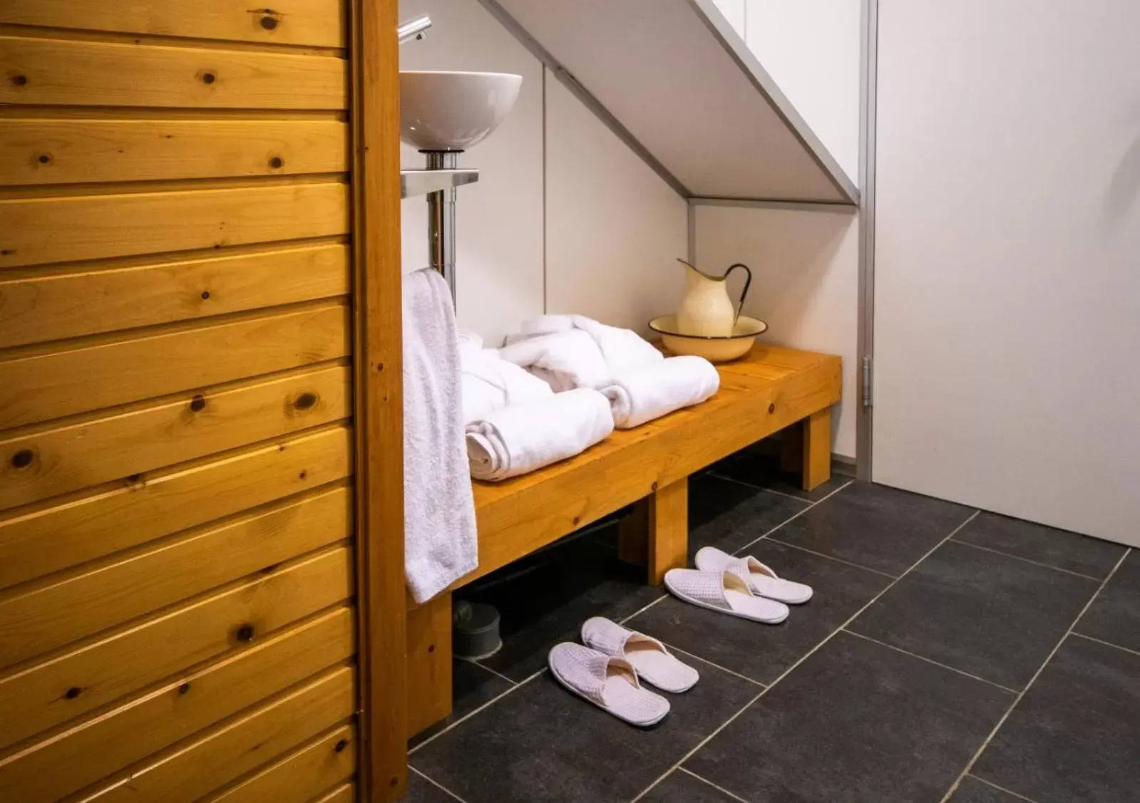 Sauna, Bed in Hotel Somlom - ECO Friendly Montseny