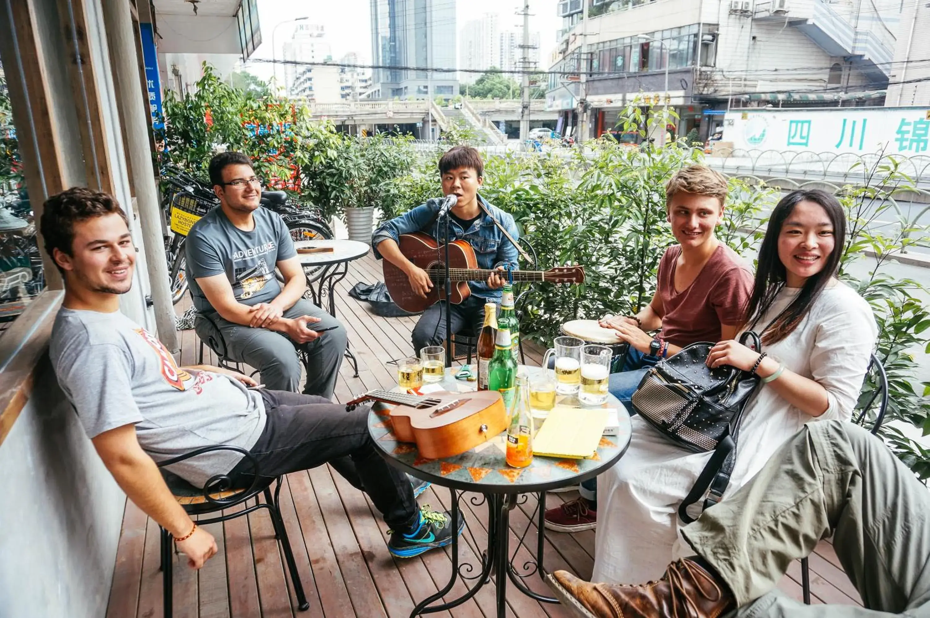 Patio in Chengdu BANG Bar&Hostel （Lazybones hostel）