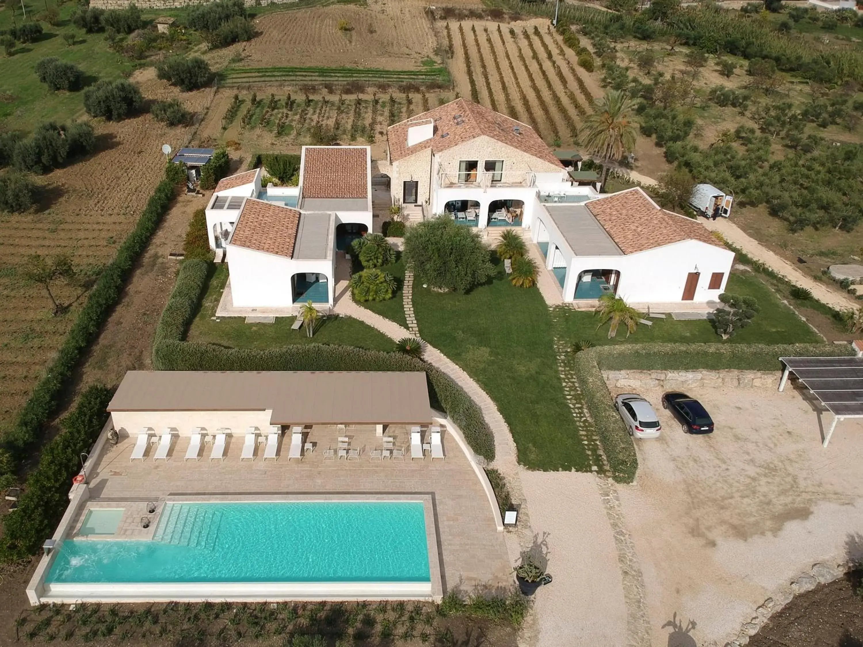 Property building, Bird's-eye View in Borgo Giallonardo Wine Relais