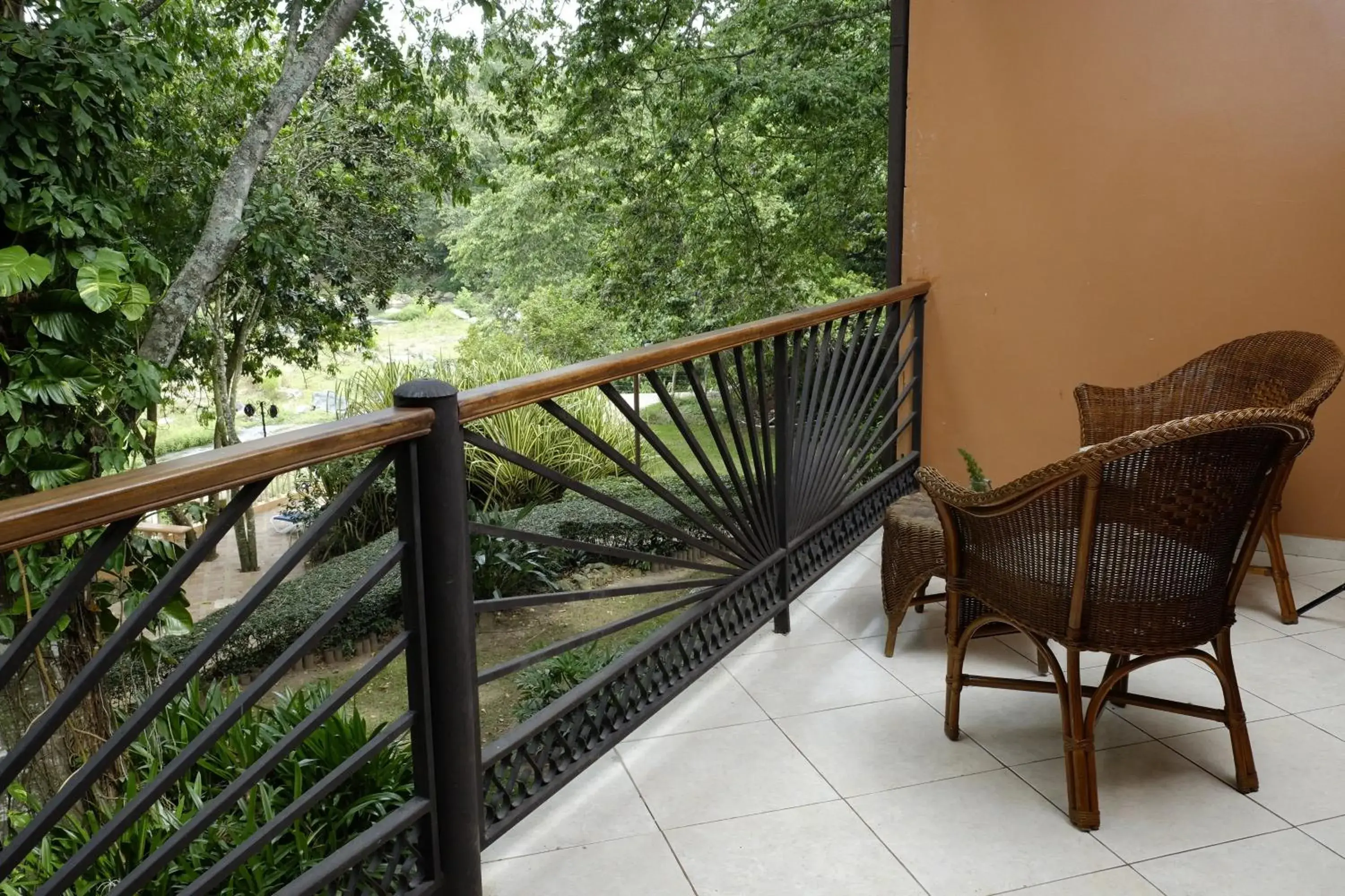 Garden view, Balcony/Terrace in Hotel Gran Jimenoa