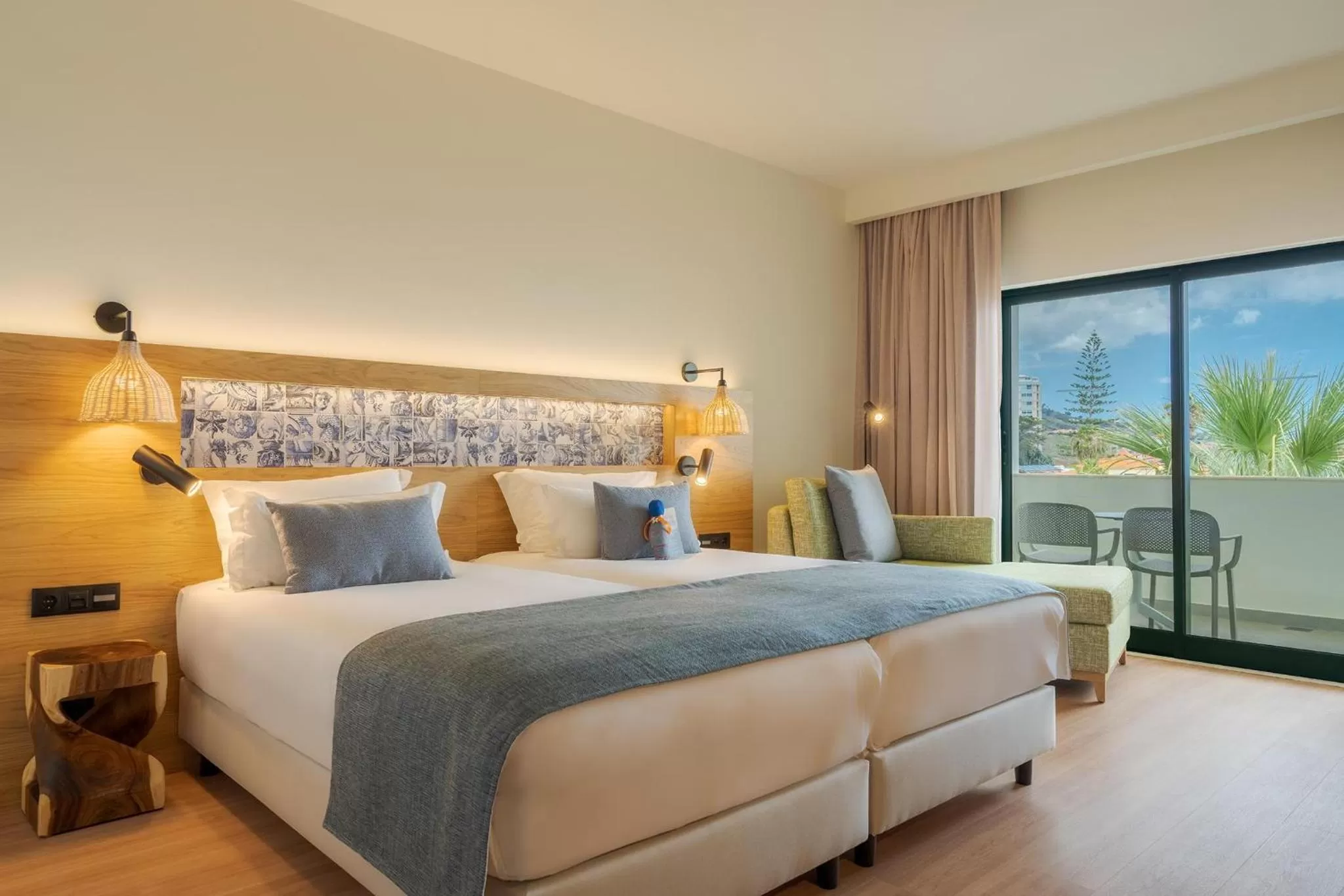 Photo of the whole room, Bed in Sentido Galosol
