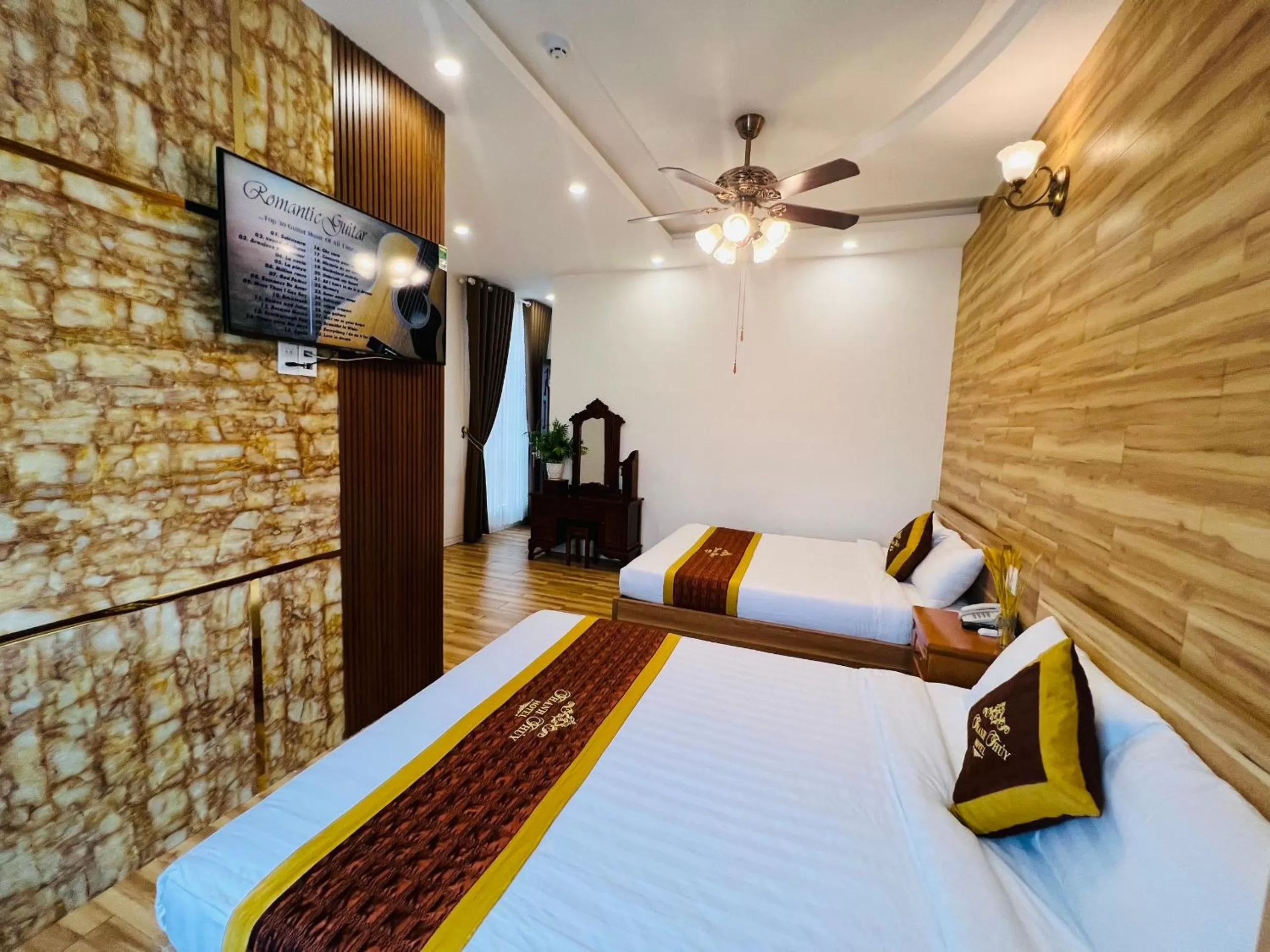 Communal lounge/ TV room, Bed in Thanh Thuy Hotel