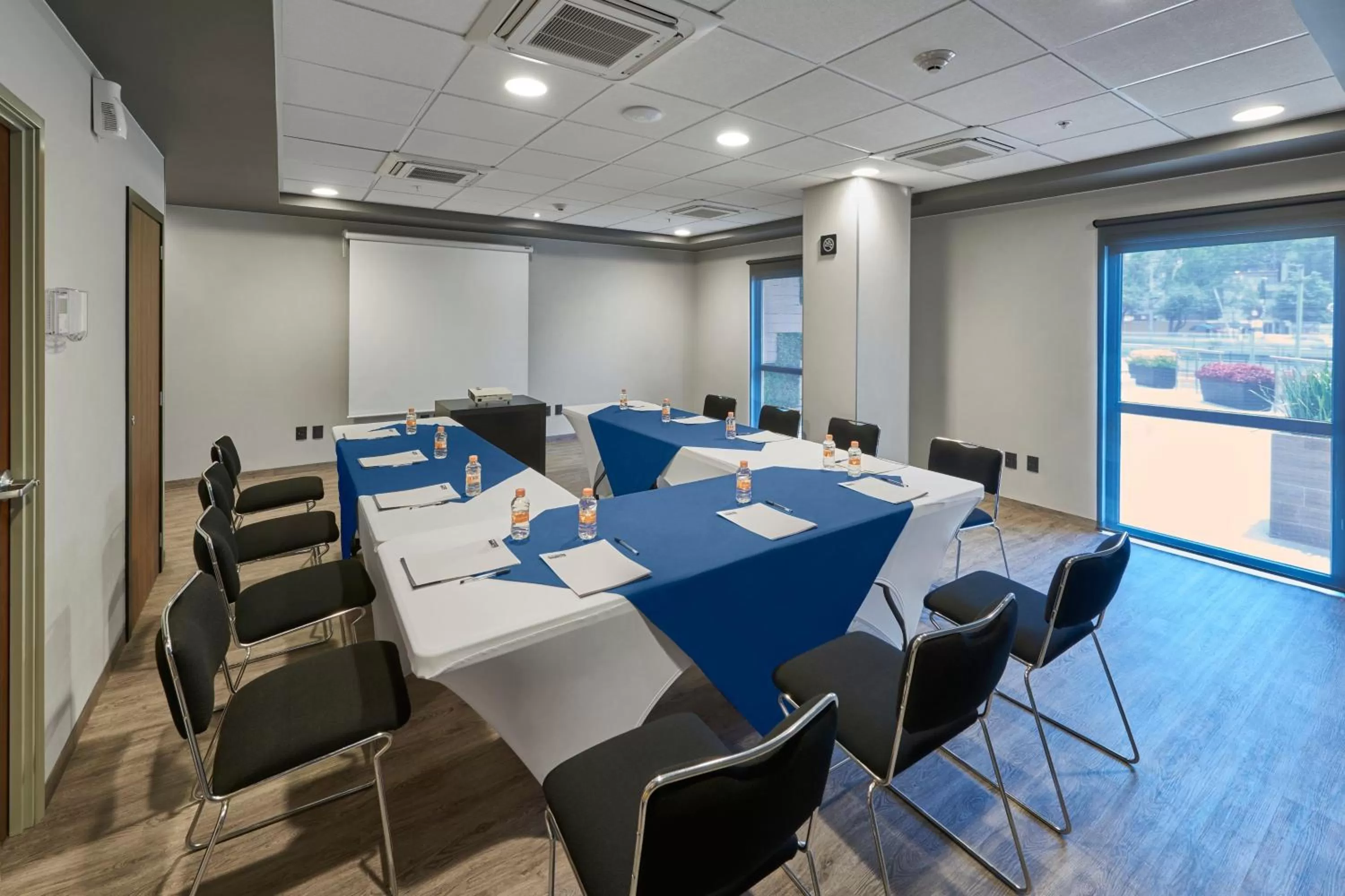 Meeting/conference room in City Express Plus by Marriott Ciudad de México Periférico Sur Tlalpan