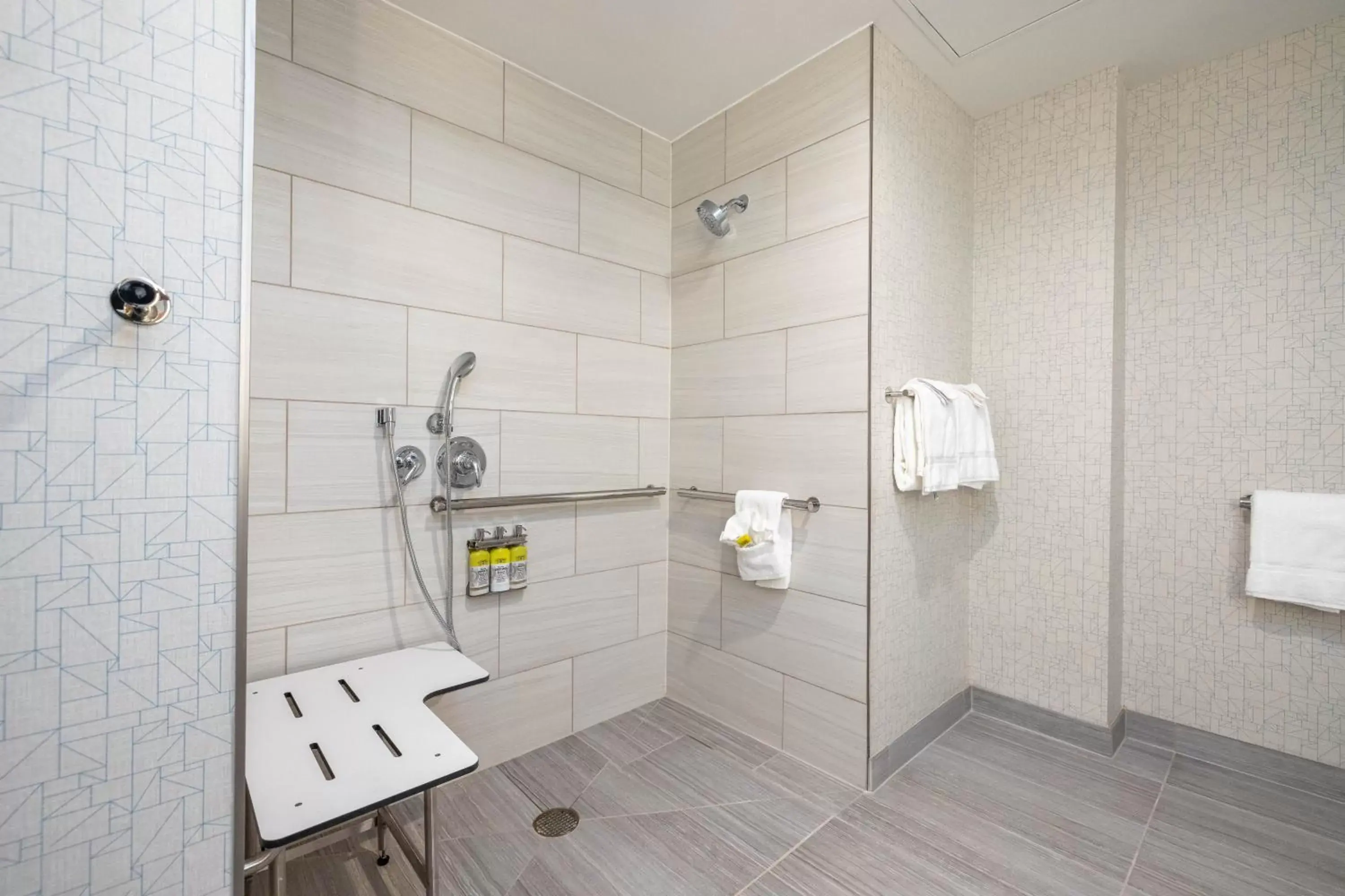 Queen Room with Two Queen Beds - Disability Access with Bath Tub in Holiday Inn Express & Suites - San Jose Silicon Valley by IHG Queen Room with Two Queen Beds - Disability Access with Bath Tub in Holiday Inn Express & Suites - San Jose Silicon Valley by IHG