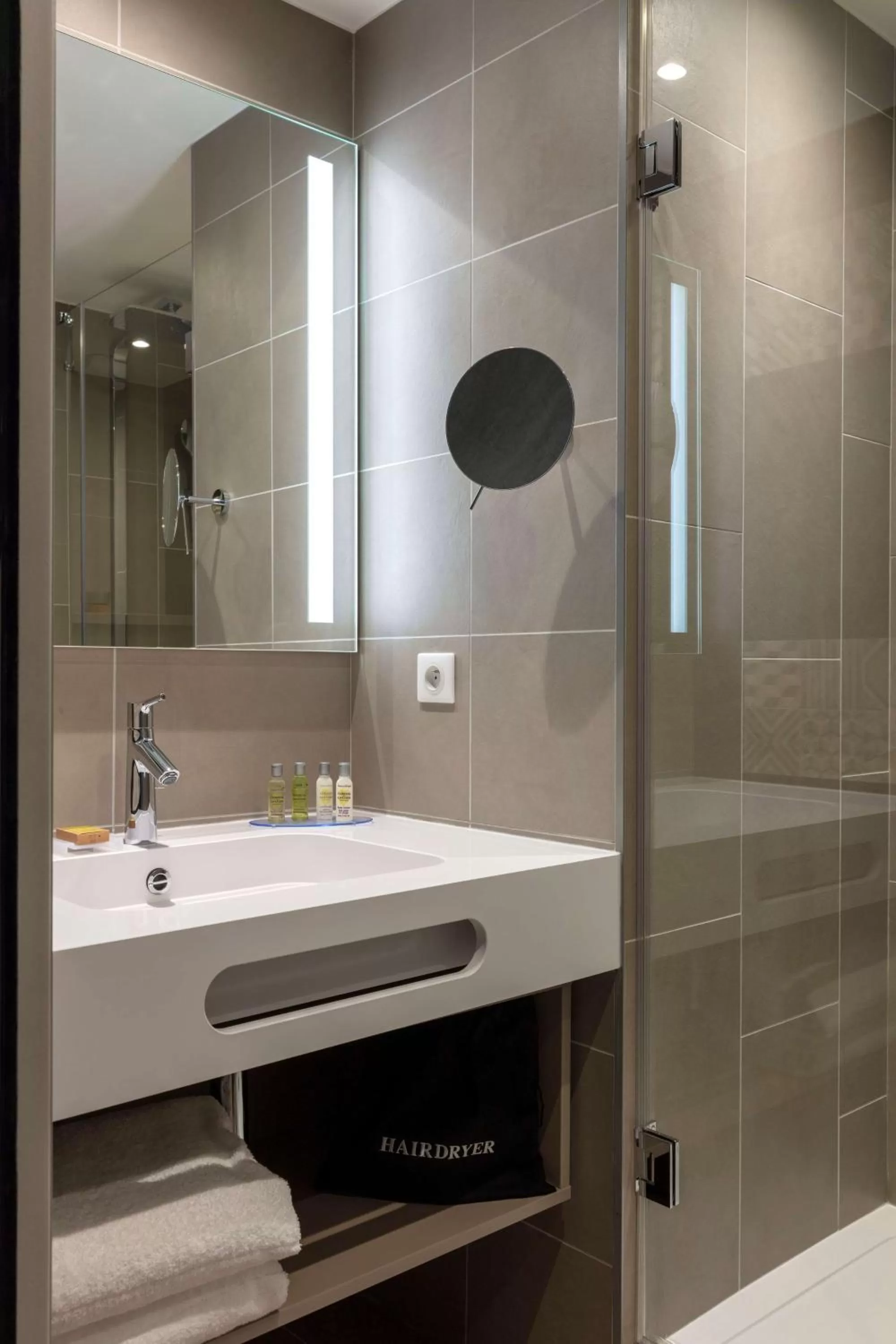 Bathroom in Hilton Garden Inn Paris Massy