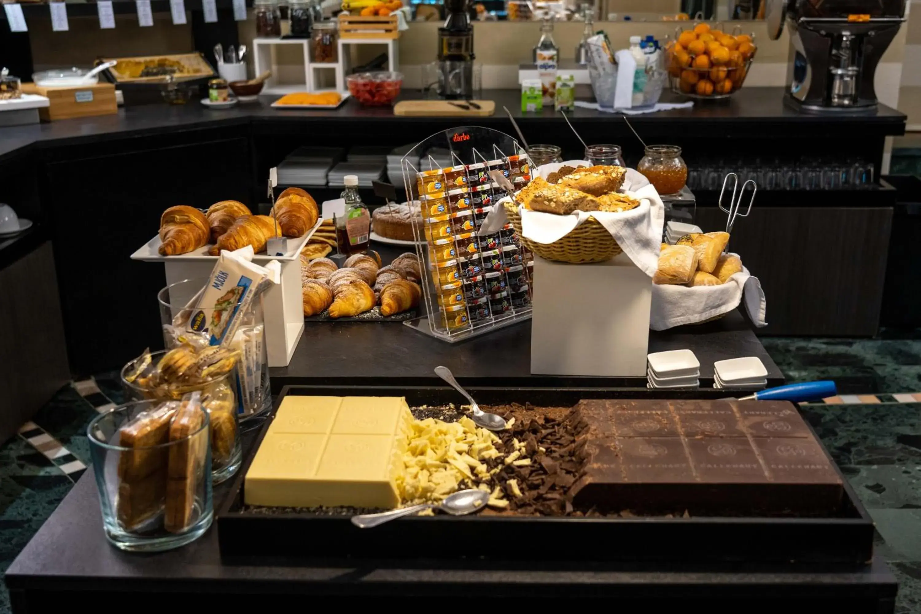 Buffet breakfast, Food in Hotel Ancora