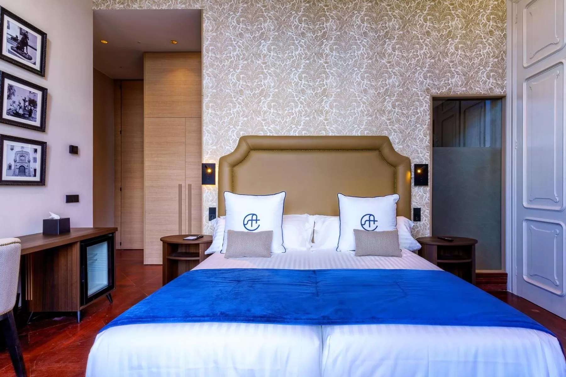 Photo of the whole room, Bed in Boutique Hotel Cordial Plaza Mayor de Santa Ana