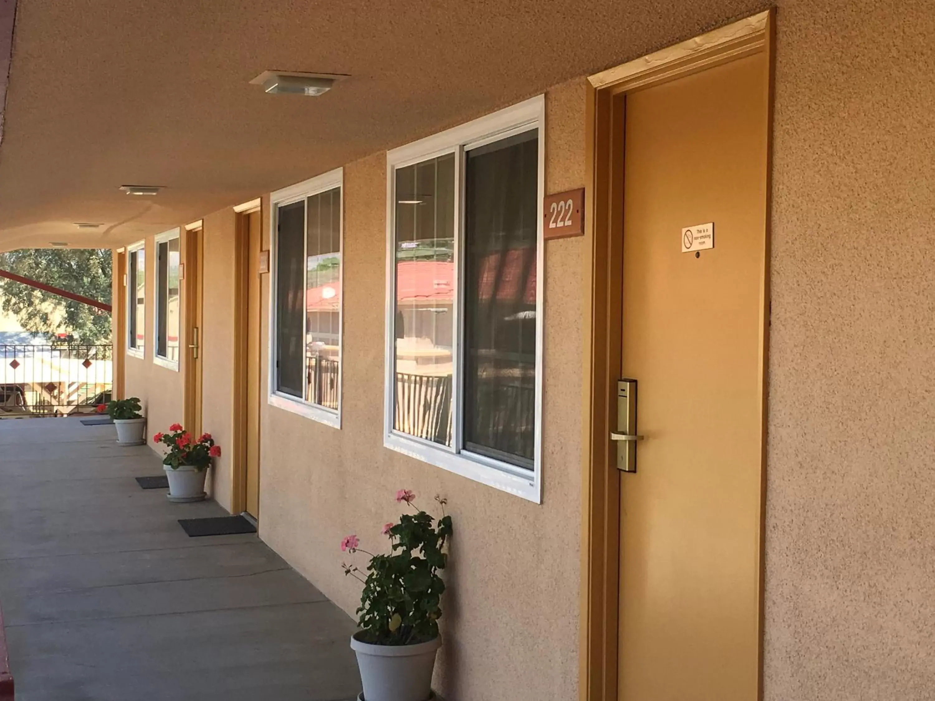 Property building in Americas Best Value Inn Beaumont California