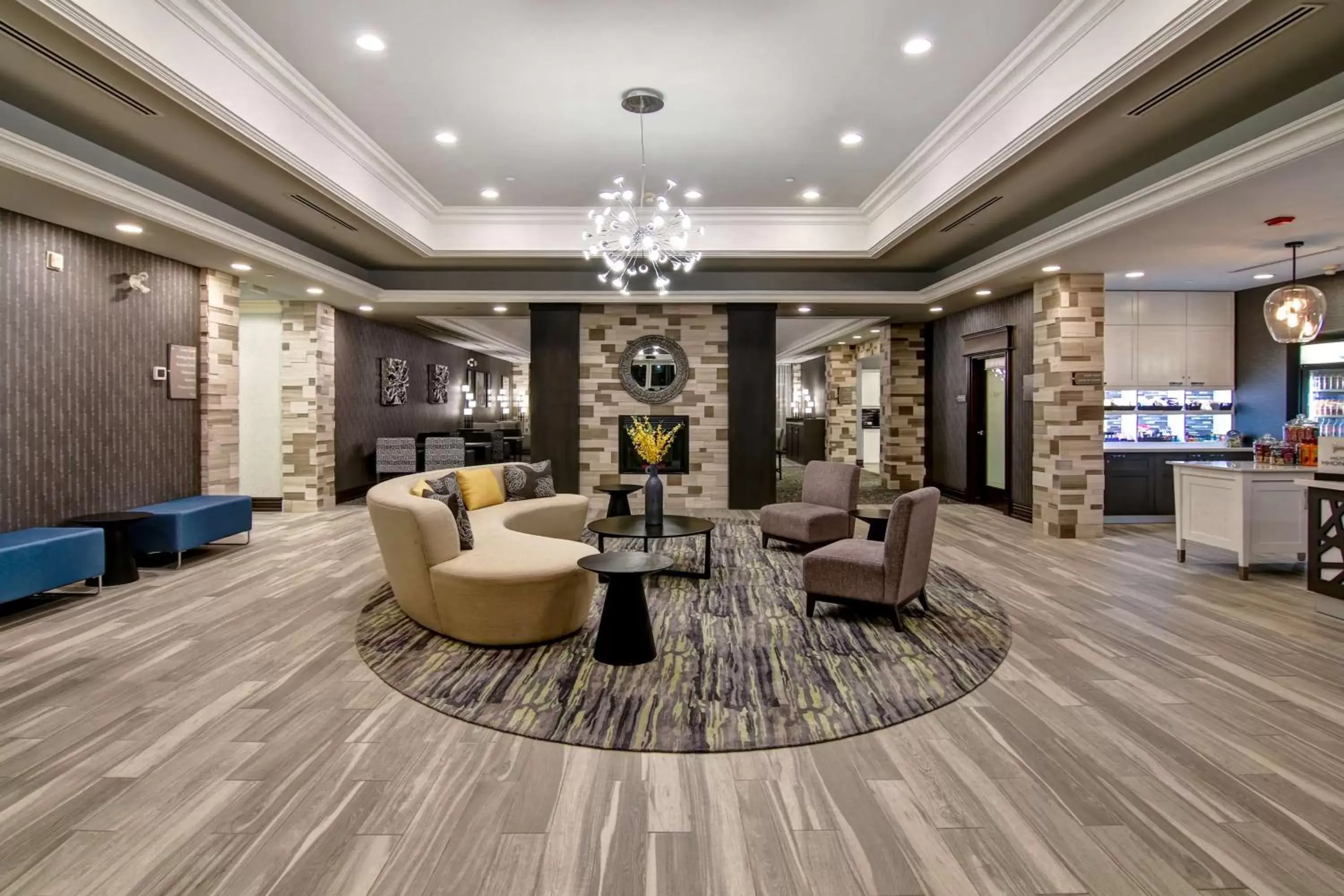 Lobby or reception, Lounge/Bar in Homewood Suites by Hilton Burlington