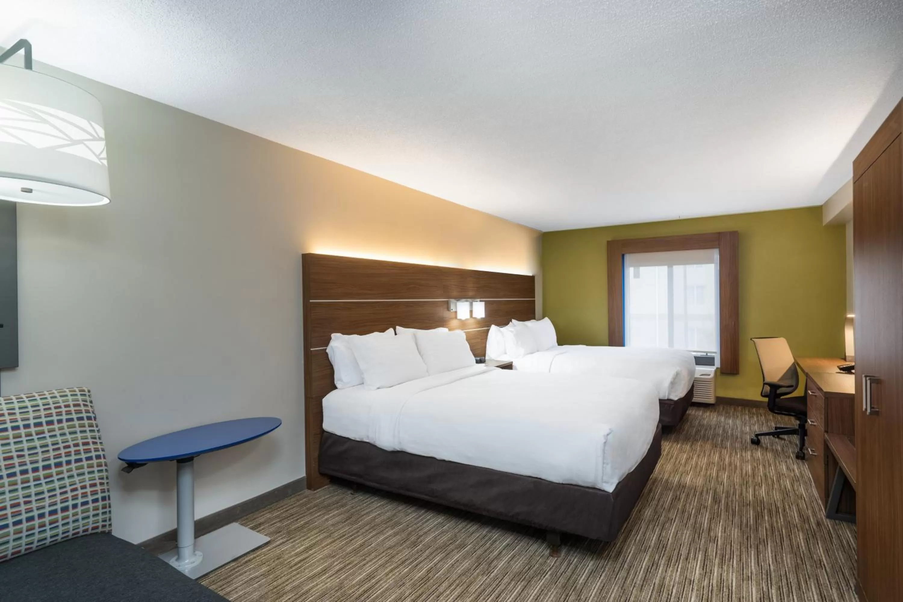Photo of the whole room, Bed in Holiday Inn Express Hotel & Suites Louisville East by IHG