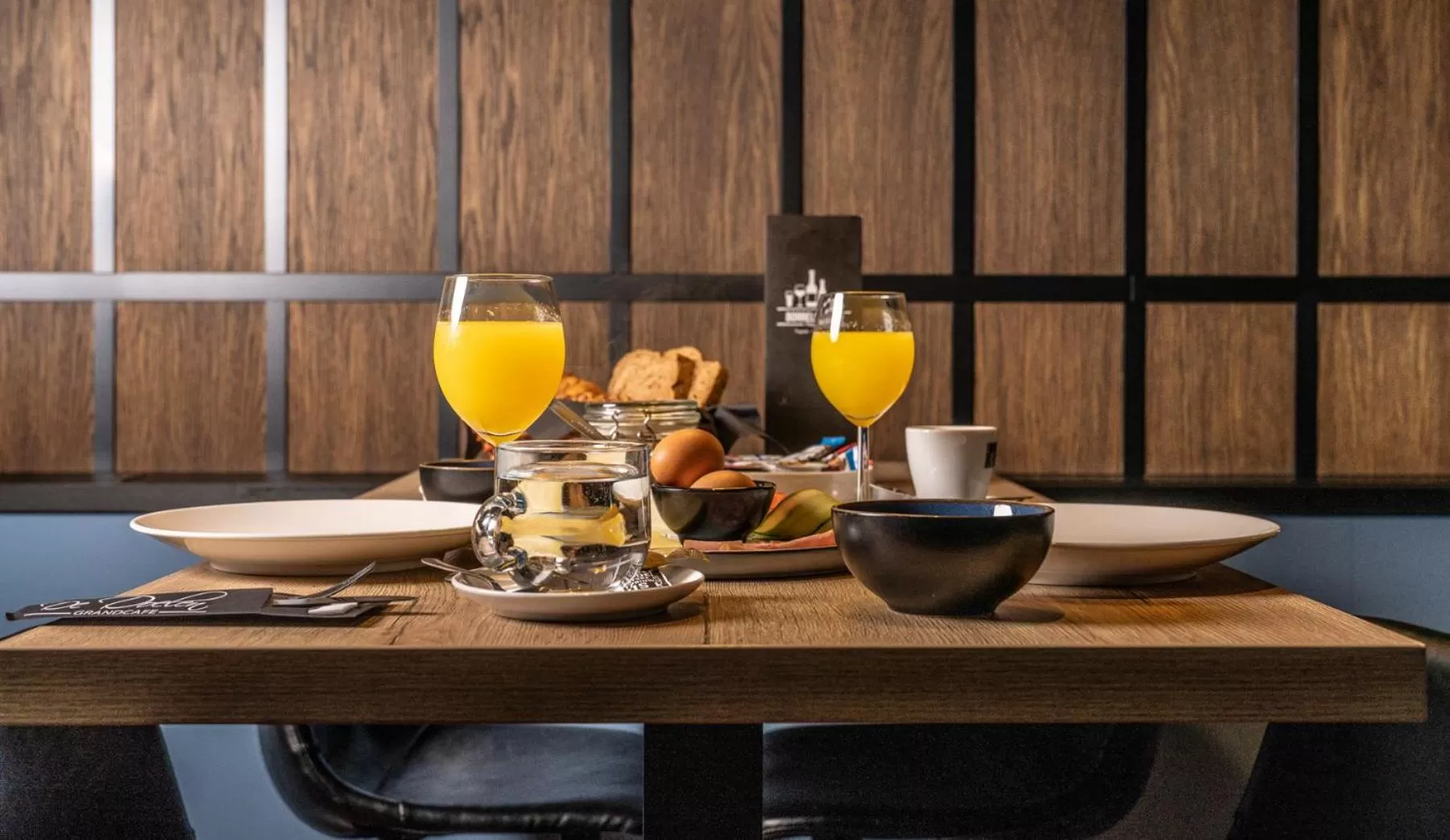 Breakfast in Hotel Grandcafe De Doelen