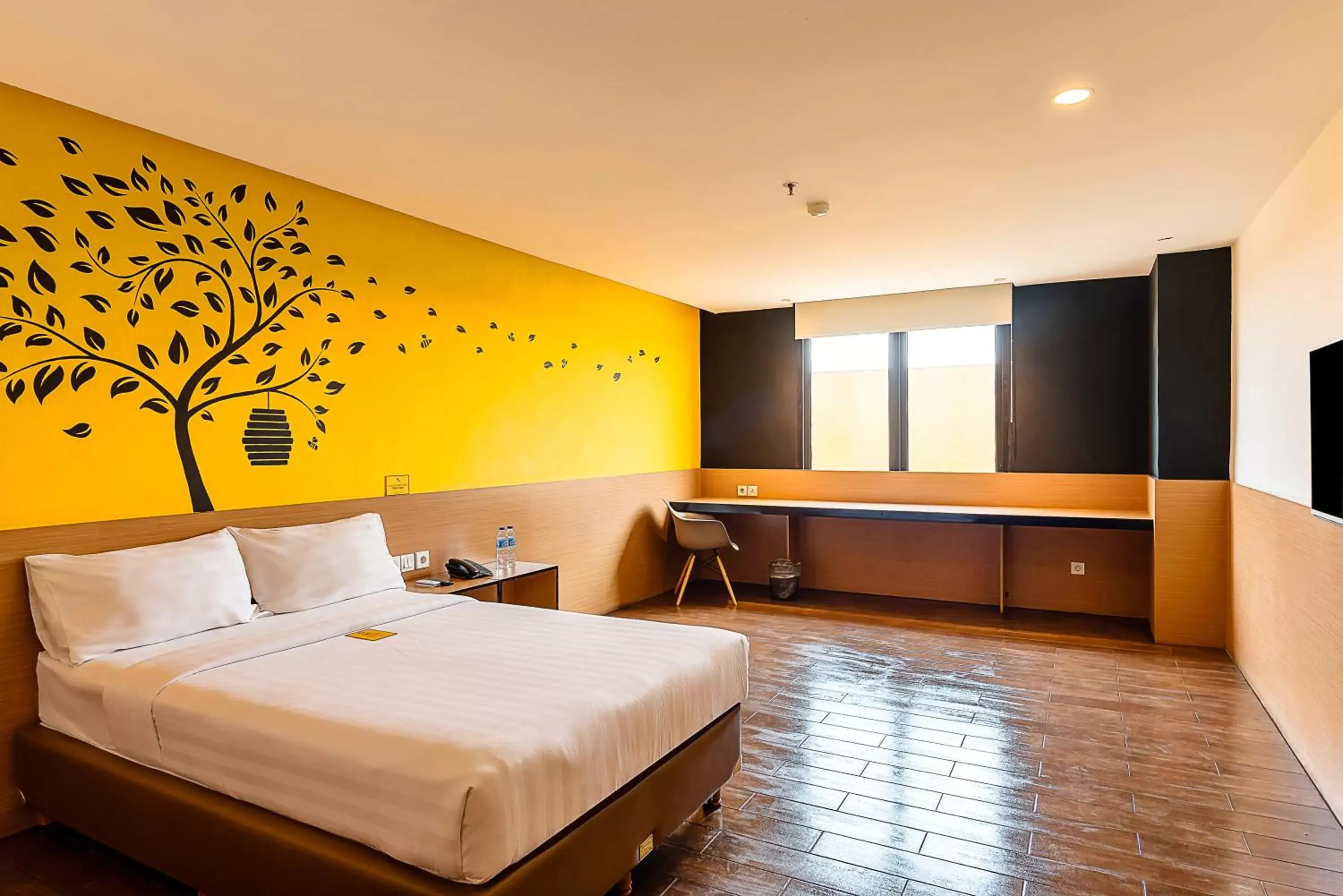 Bed in Yellow Bee Tangerang