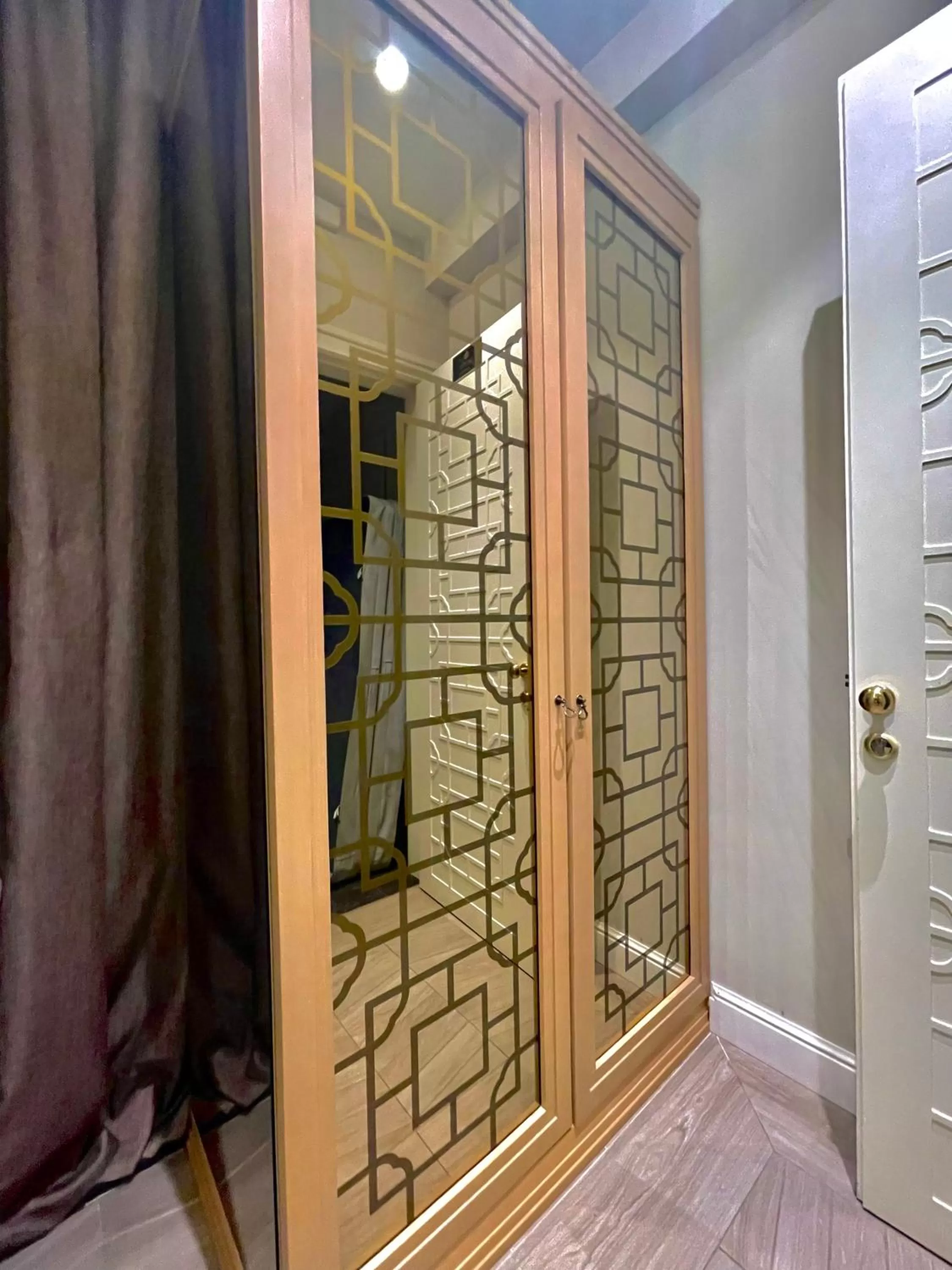 Decorative detail, Bathroom in Apartments PERLA Budva