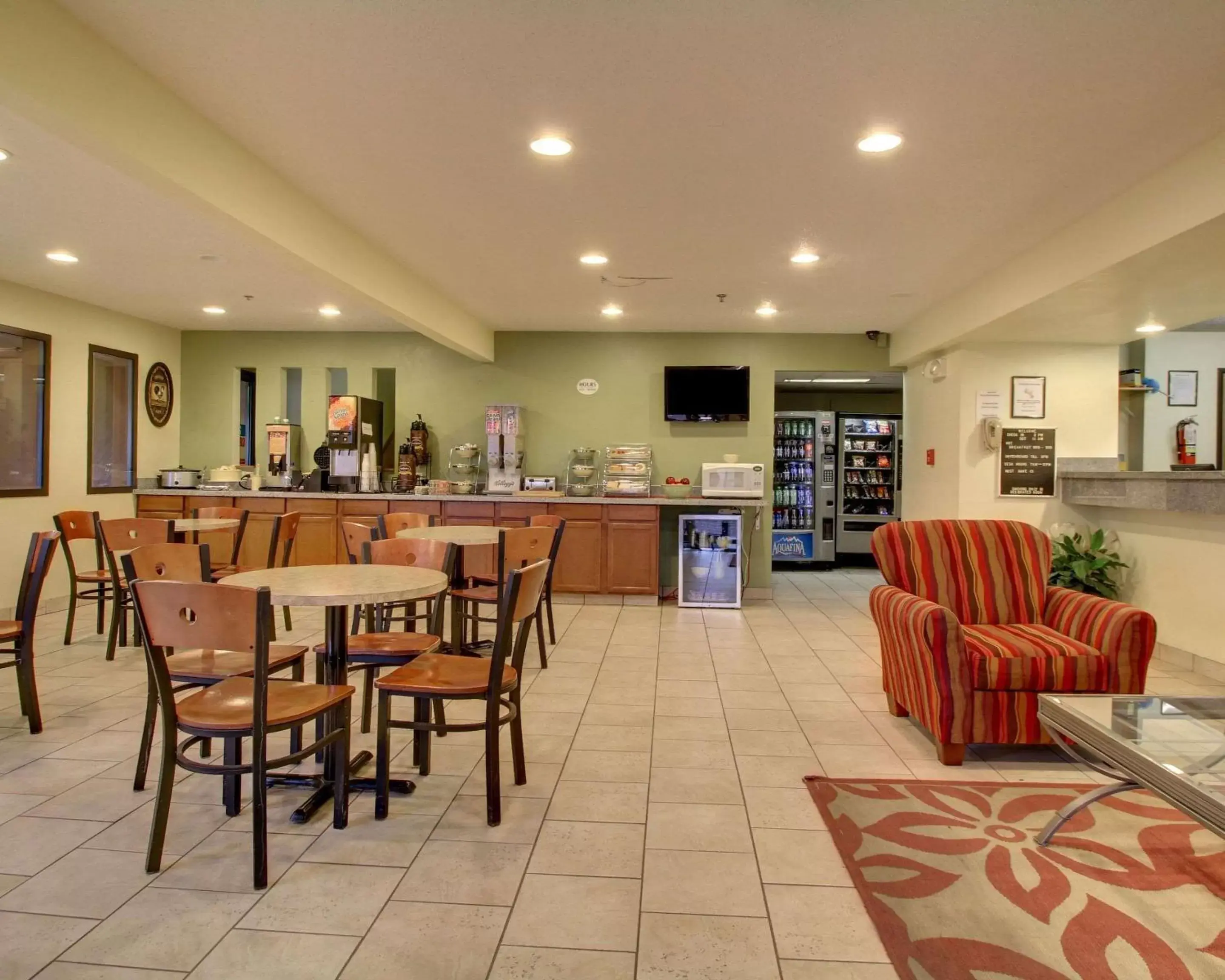 Lobby or reception, Restaurant/Places to Eat in Quality Inn Indianola