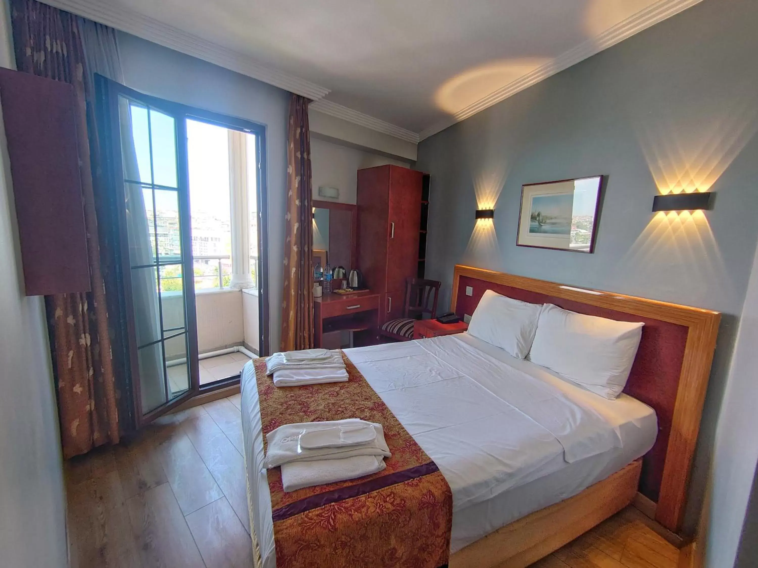 Bedroom, Bed in Orient Mintur Hotel