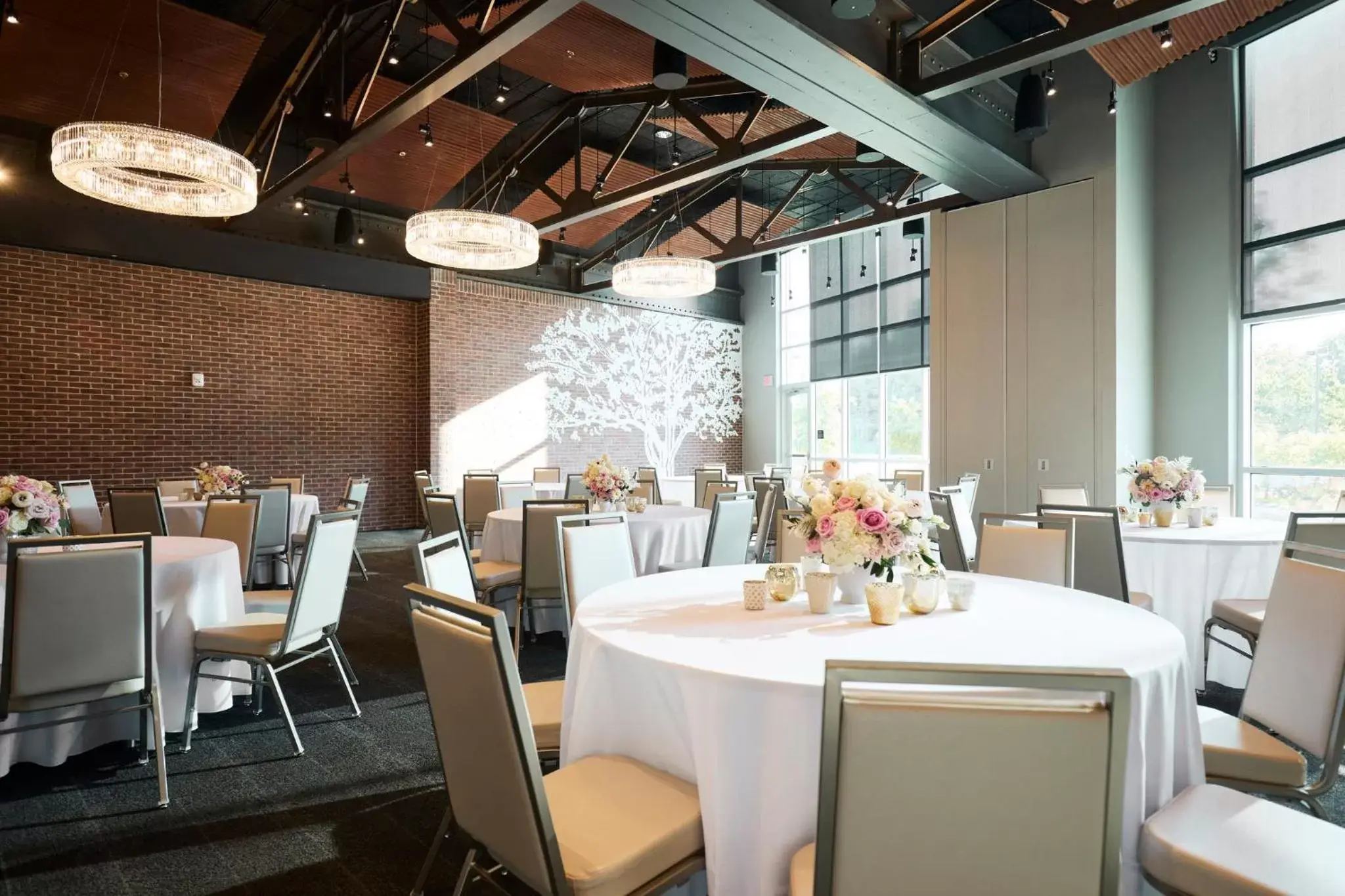 Meeting/conference room, Restaurant/Places to Eat in Archer Hotel Tysons