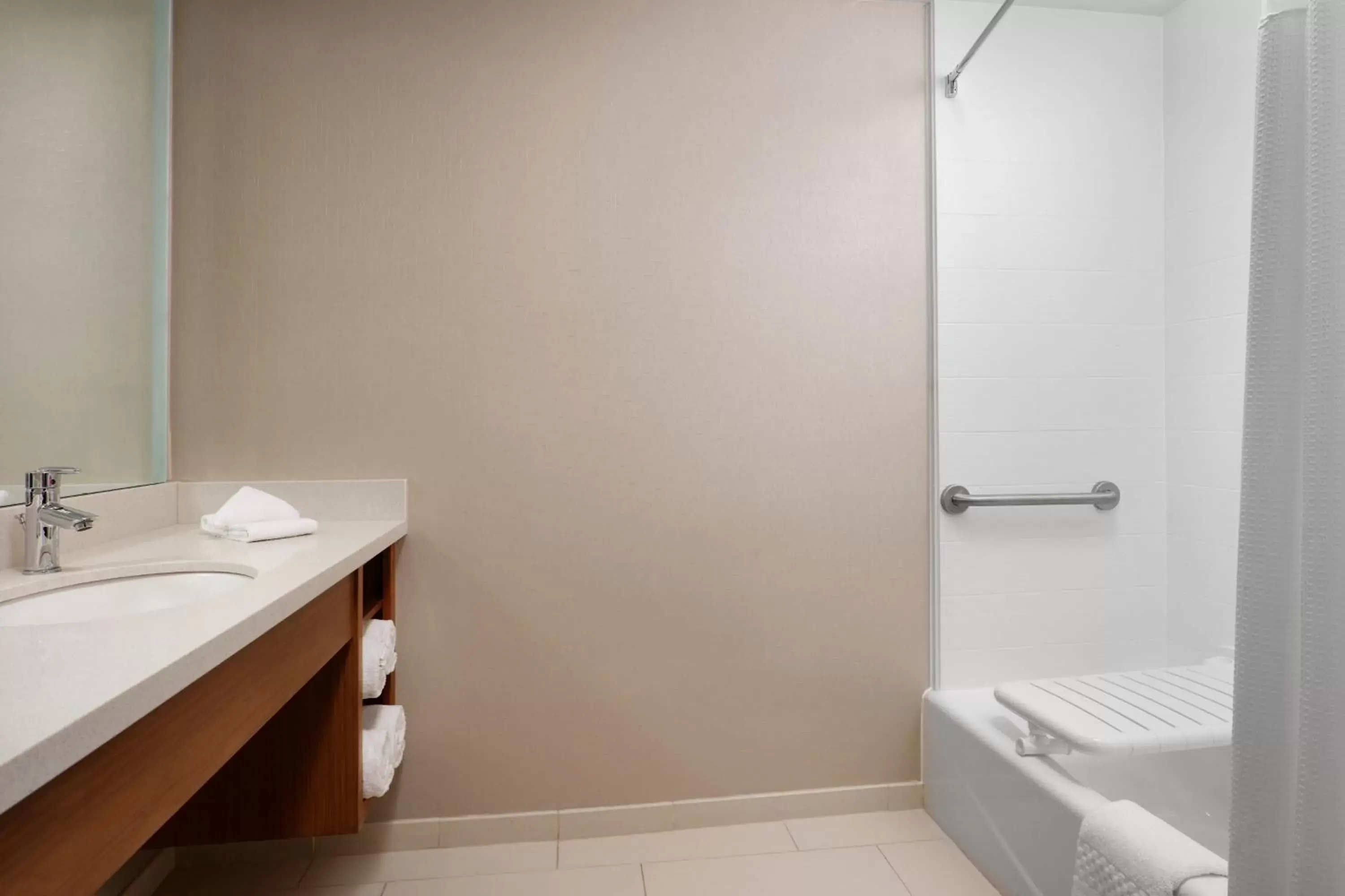 Bathroom in SpringHill Suites by Marriott Pittsburgh Mt. Lebanon