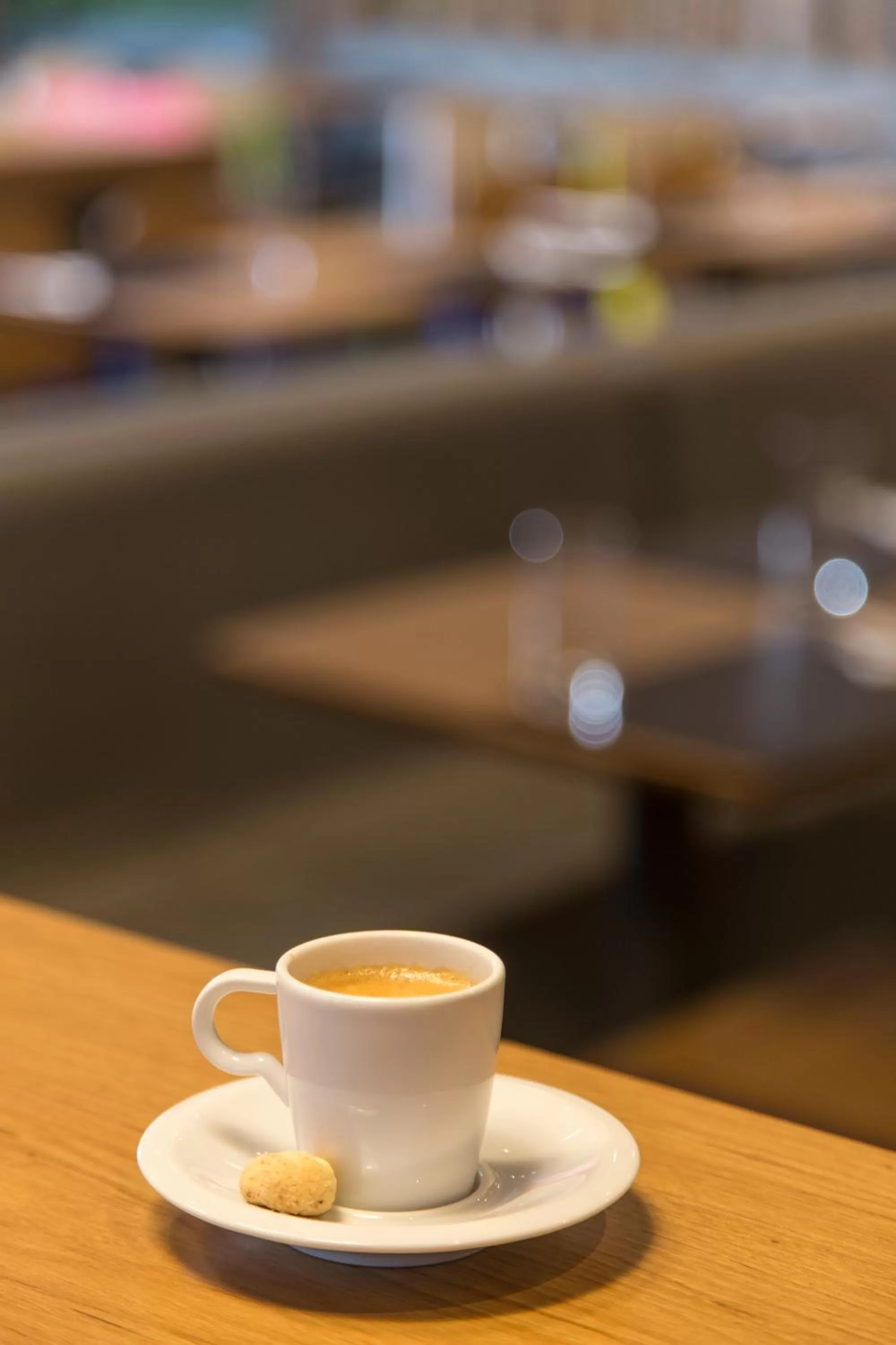 Restaurant/places to eat in ibis Tambore