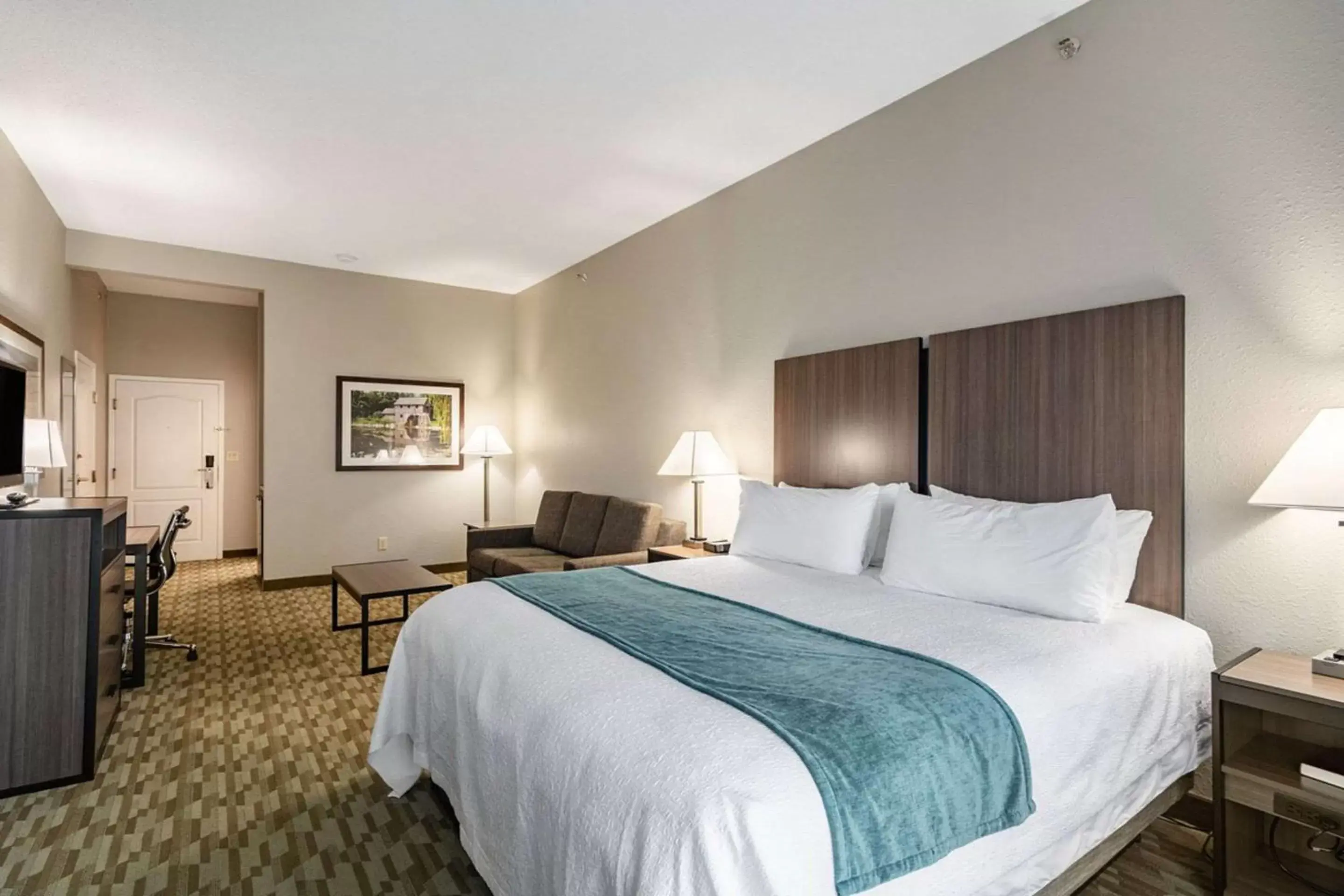 Bedroom, Bed in Riverview Inn & Suites, Ascend Hotel Collection