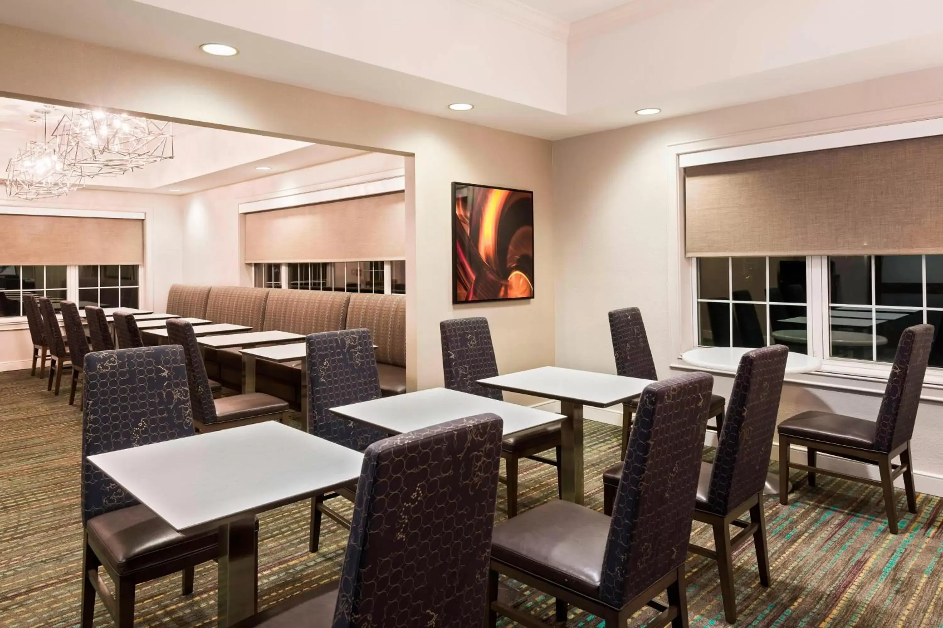 Restaurant/Places to Eat in Residence Inn Tampa Westshore Airport