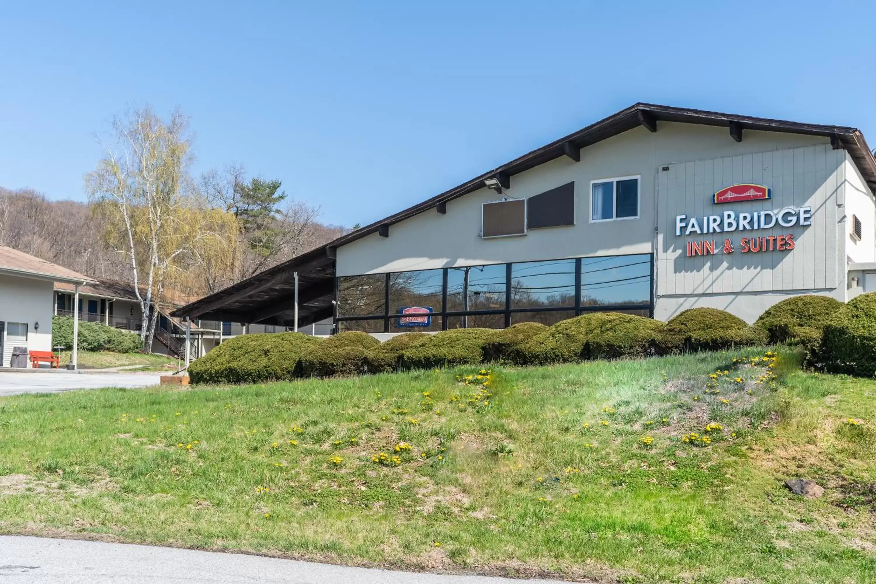 Garden, Property Building in FairBridge Inn and Suites West Point