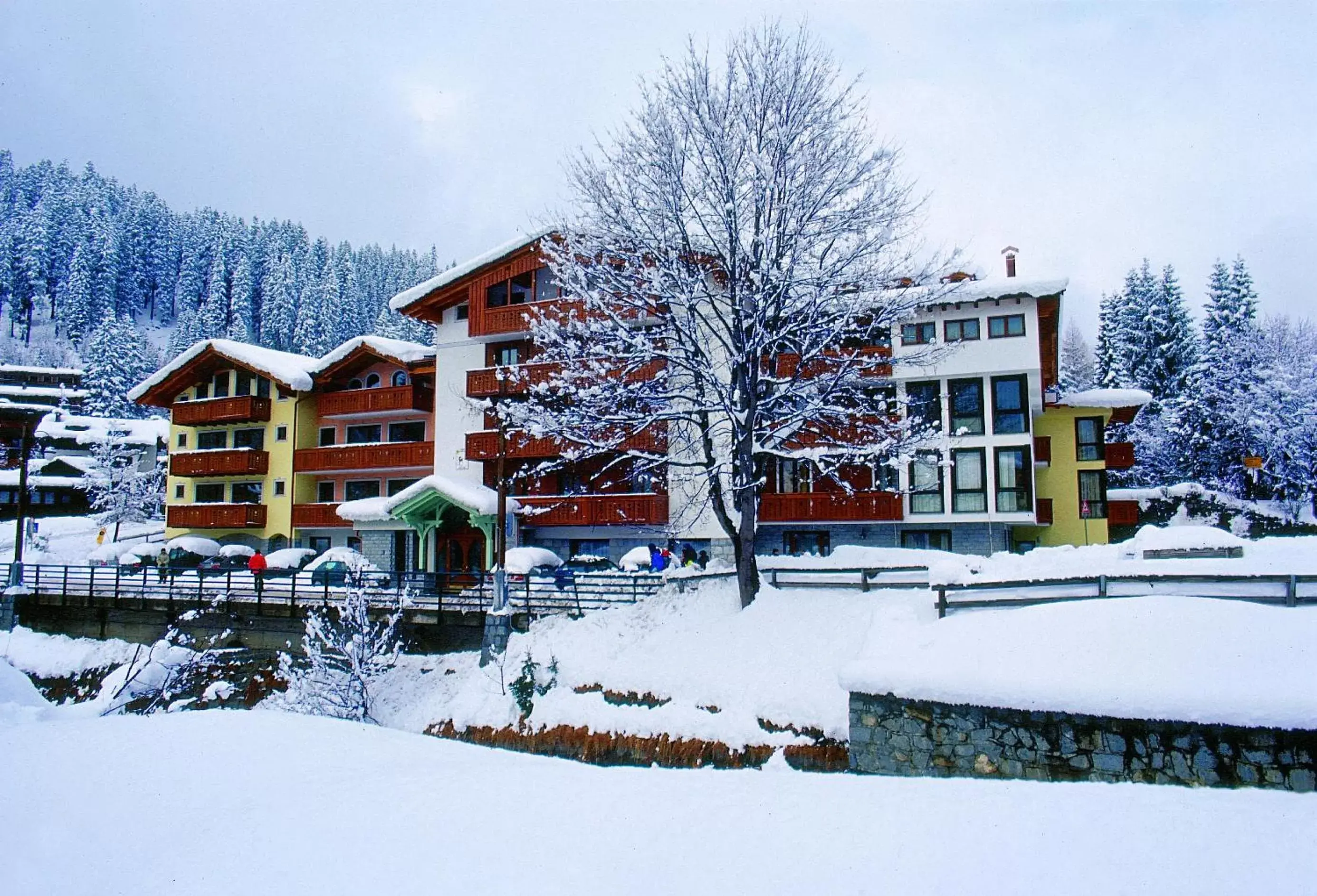 Facade/entrance, Winter in Hotel Bonapace ***S