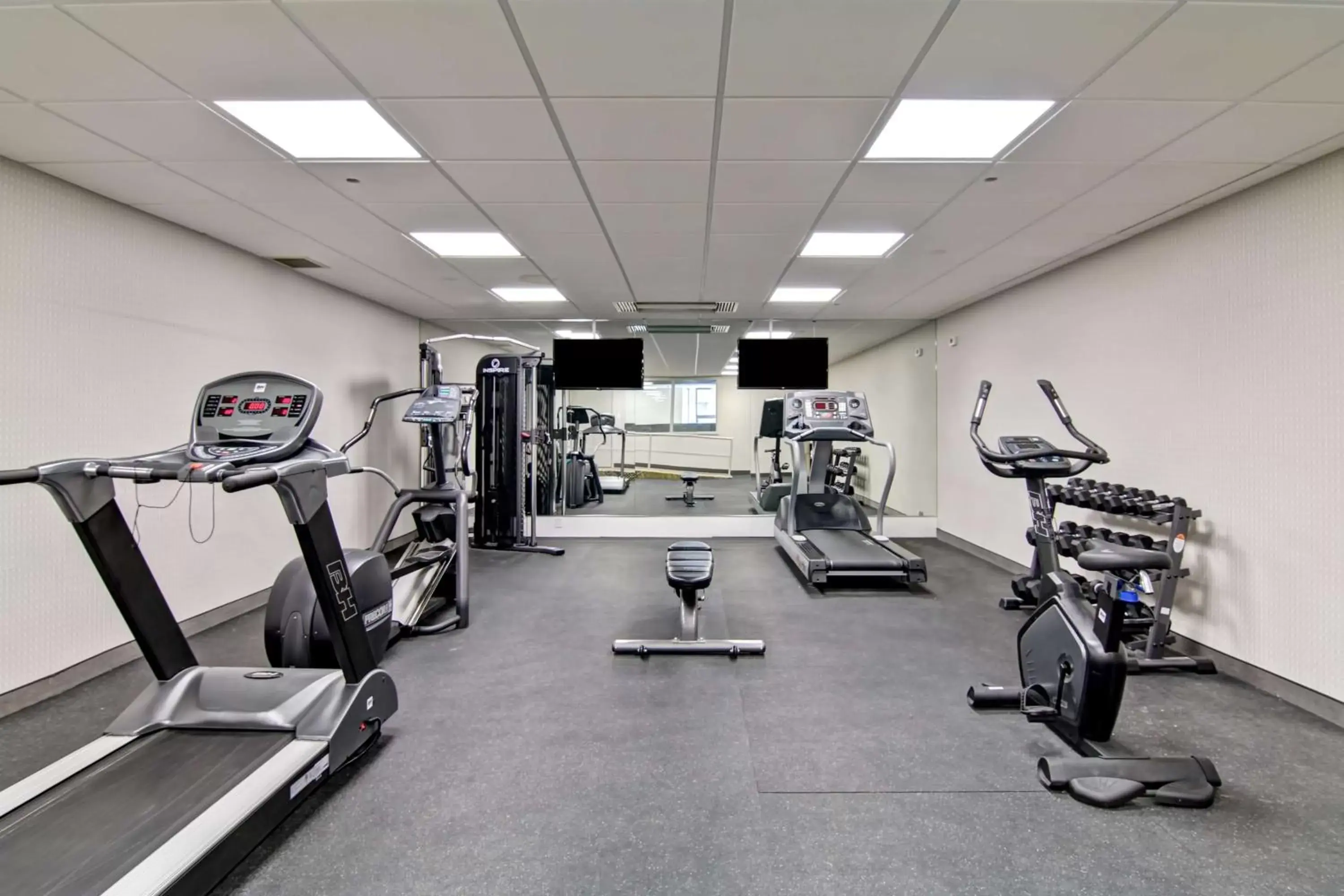 Spa and wellness centre/facilities, Fitness Center/Facilities in Coast West Edmonton Hotel & Conference Centre