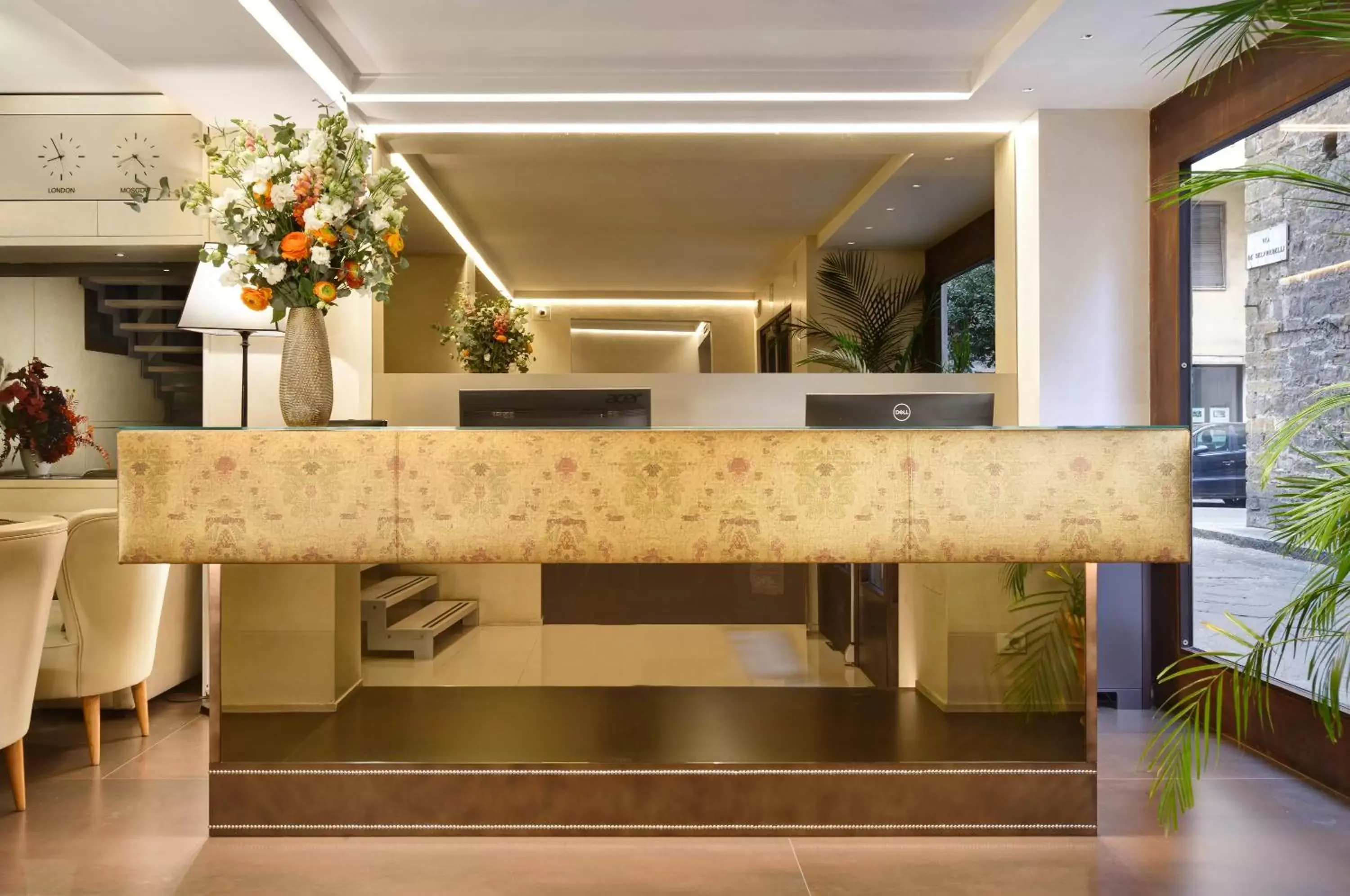 Property building, Lobby/Reception in Ponte Vecchio Suites & Spa