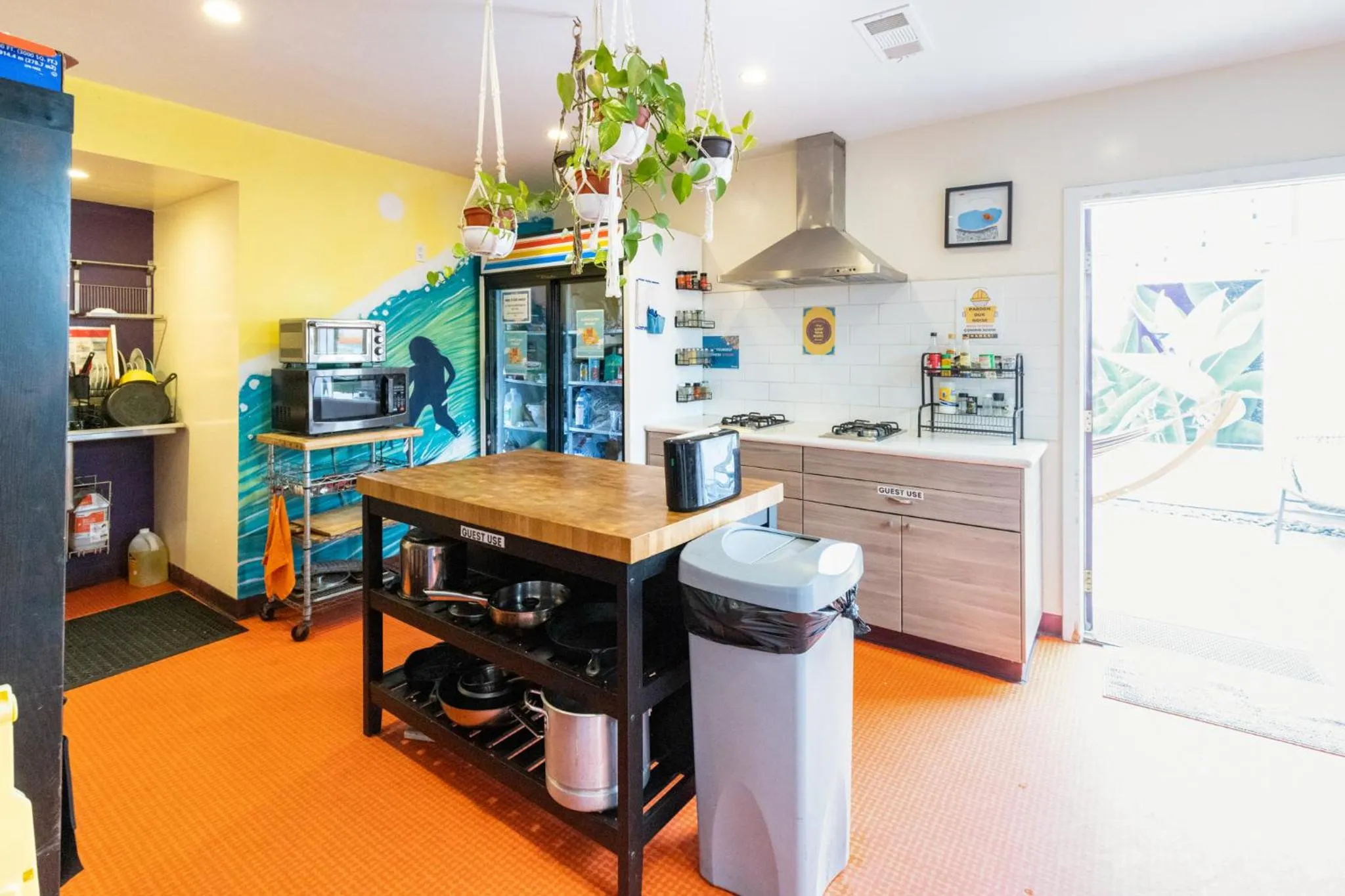 Kitchen or kitchenette in Samesun Ocean Beach Hotel & Hostel