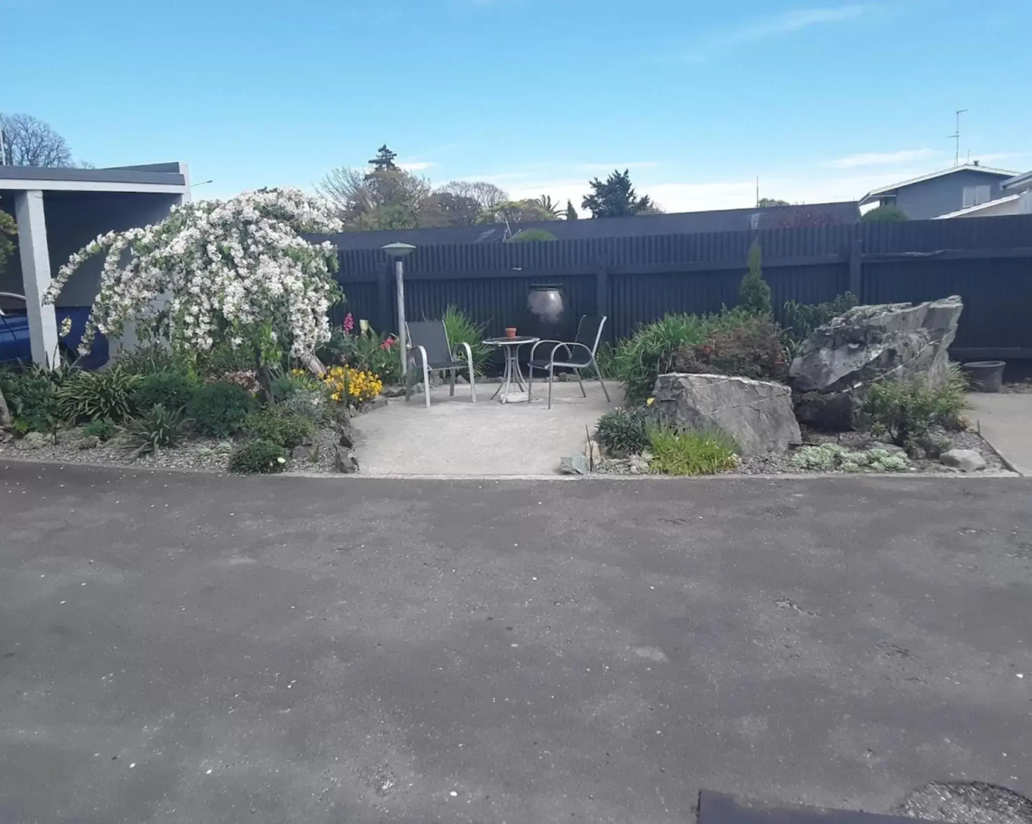 Garden, Property Building in ASURE Sundowner Motel