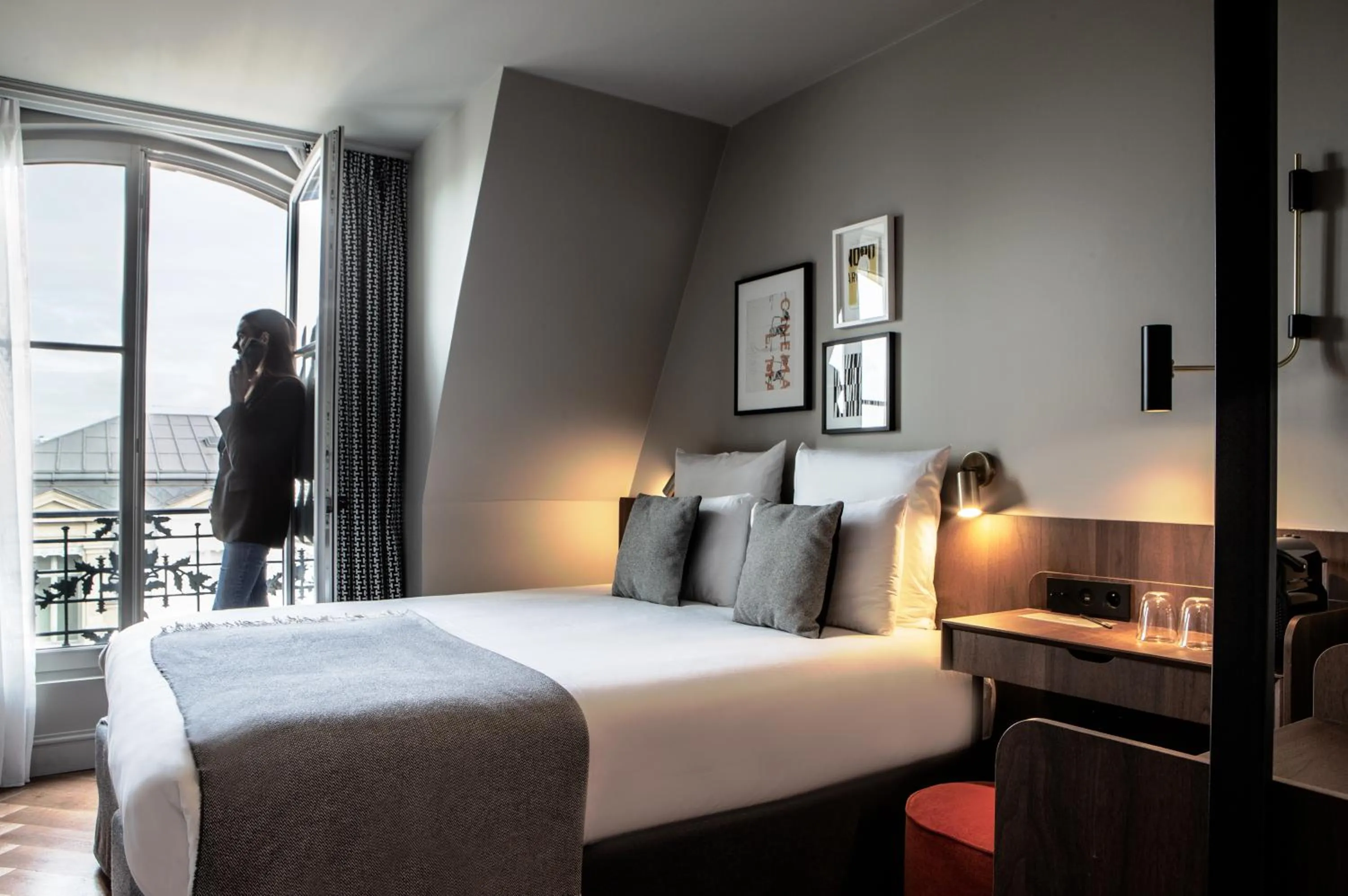 Bed in ibis Styles Paris Gare du Nord TGV