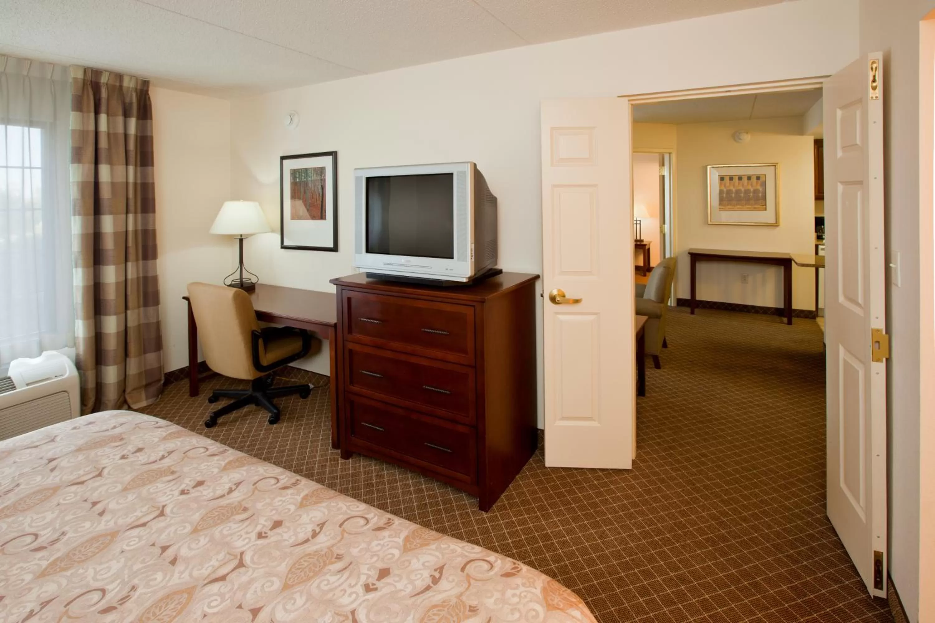TV and multimedia, Bed in Staybridge Suites Indianapolis-Airport by IHG