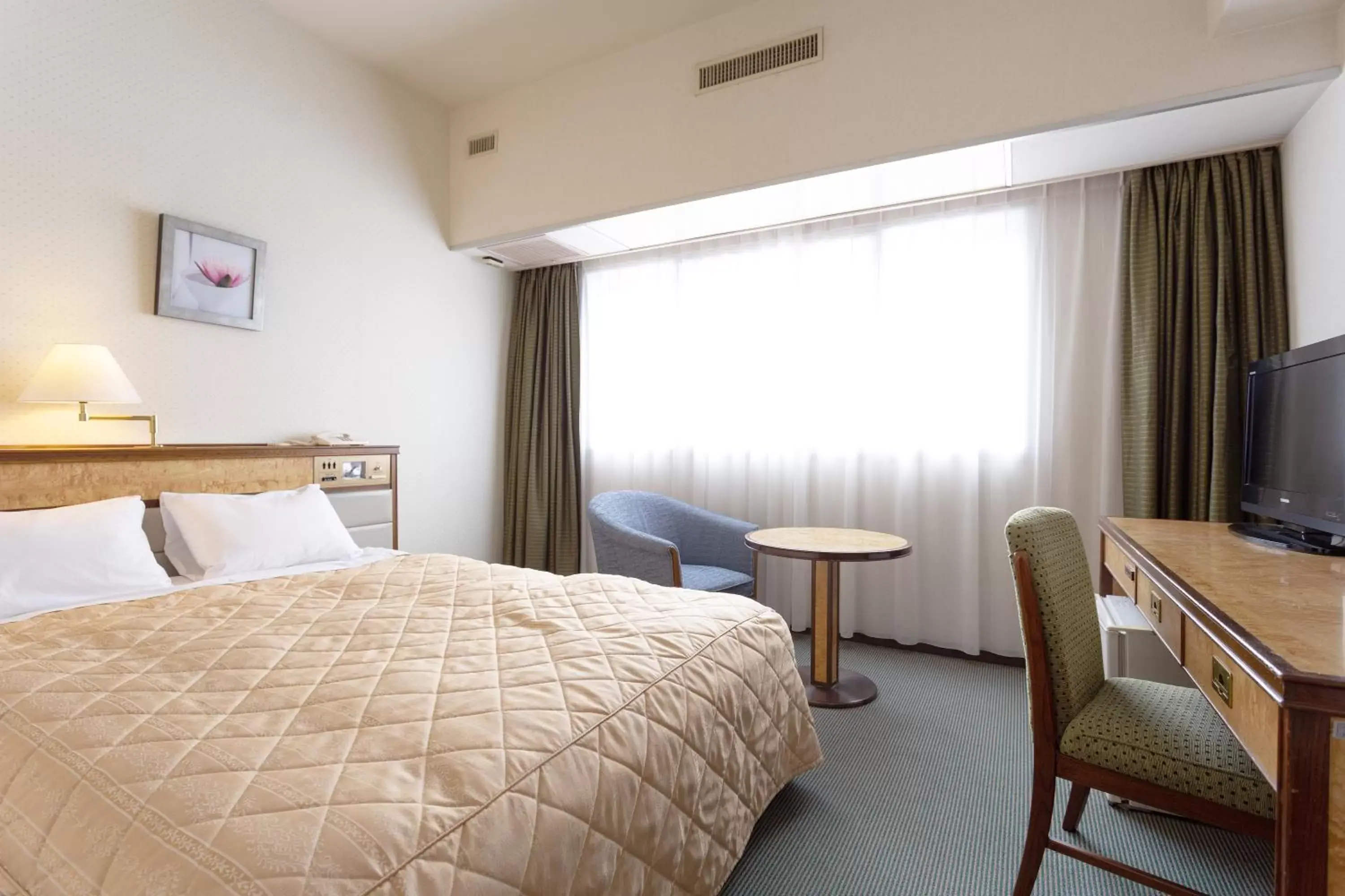 Photo of the whole room, Bed in Art Hotel Narita