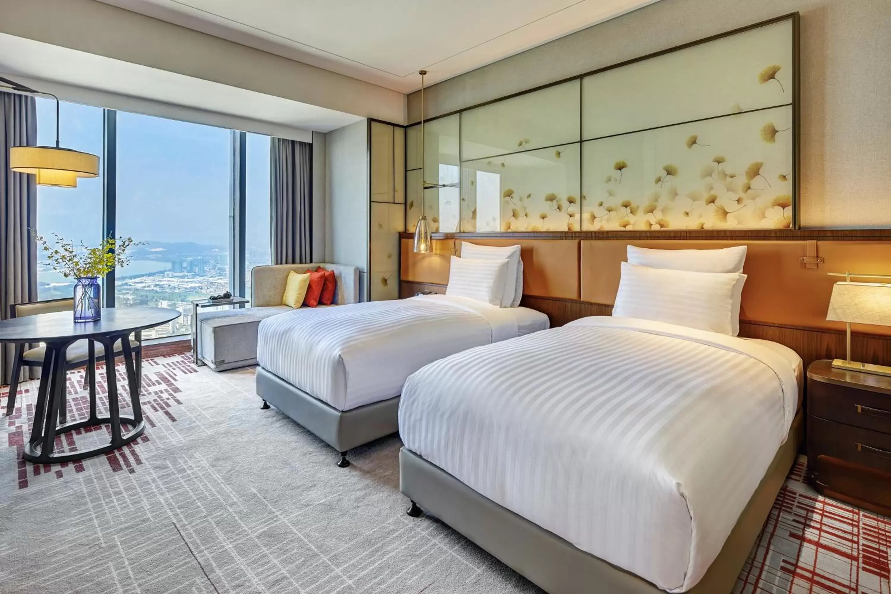 Photo of the whole room, Bed in Pullman Huizhou Kaisa