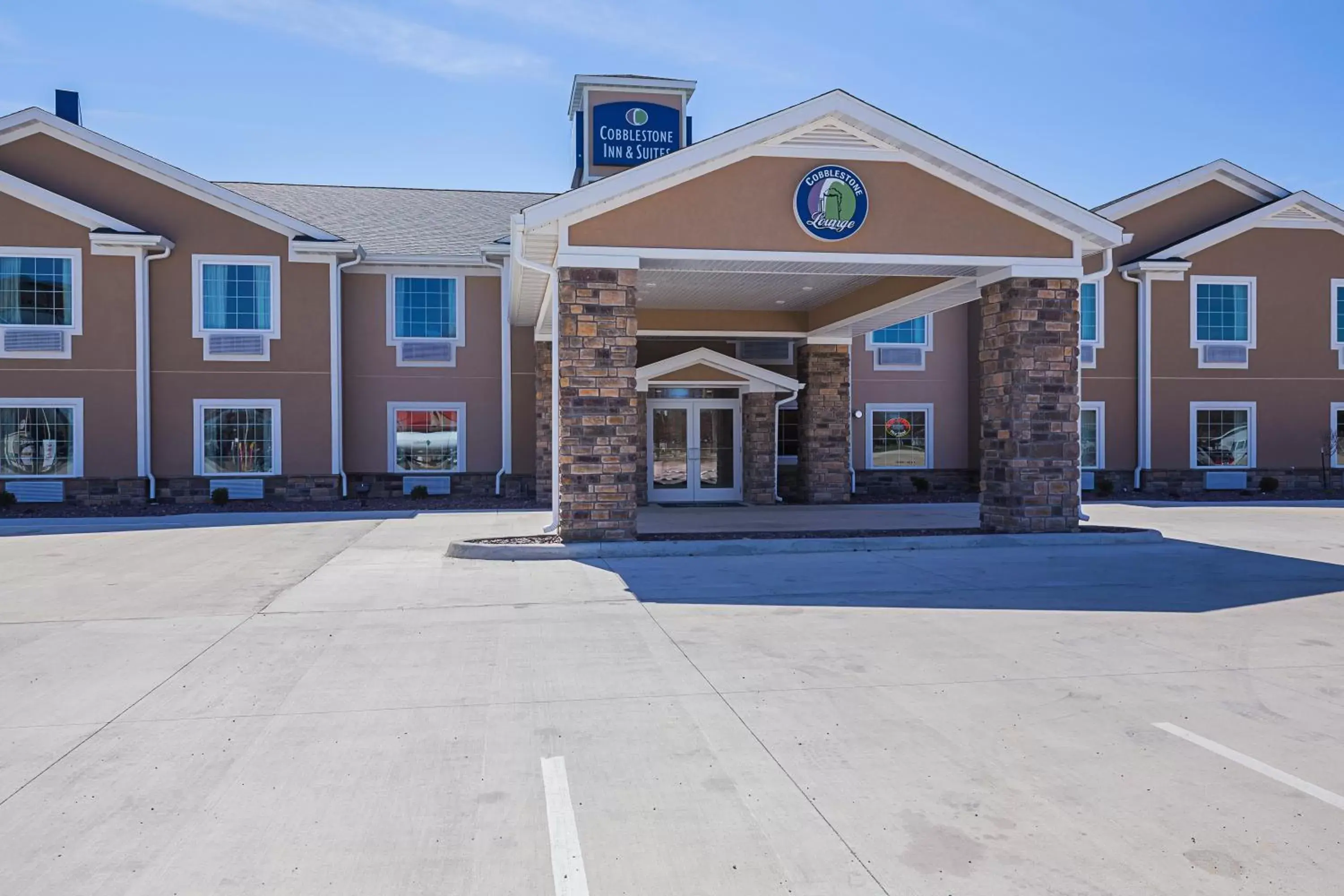 Facade/entrance, Property Building in Cobblestone Inn & Suites - Altamont