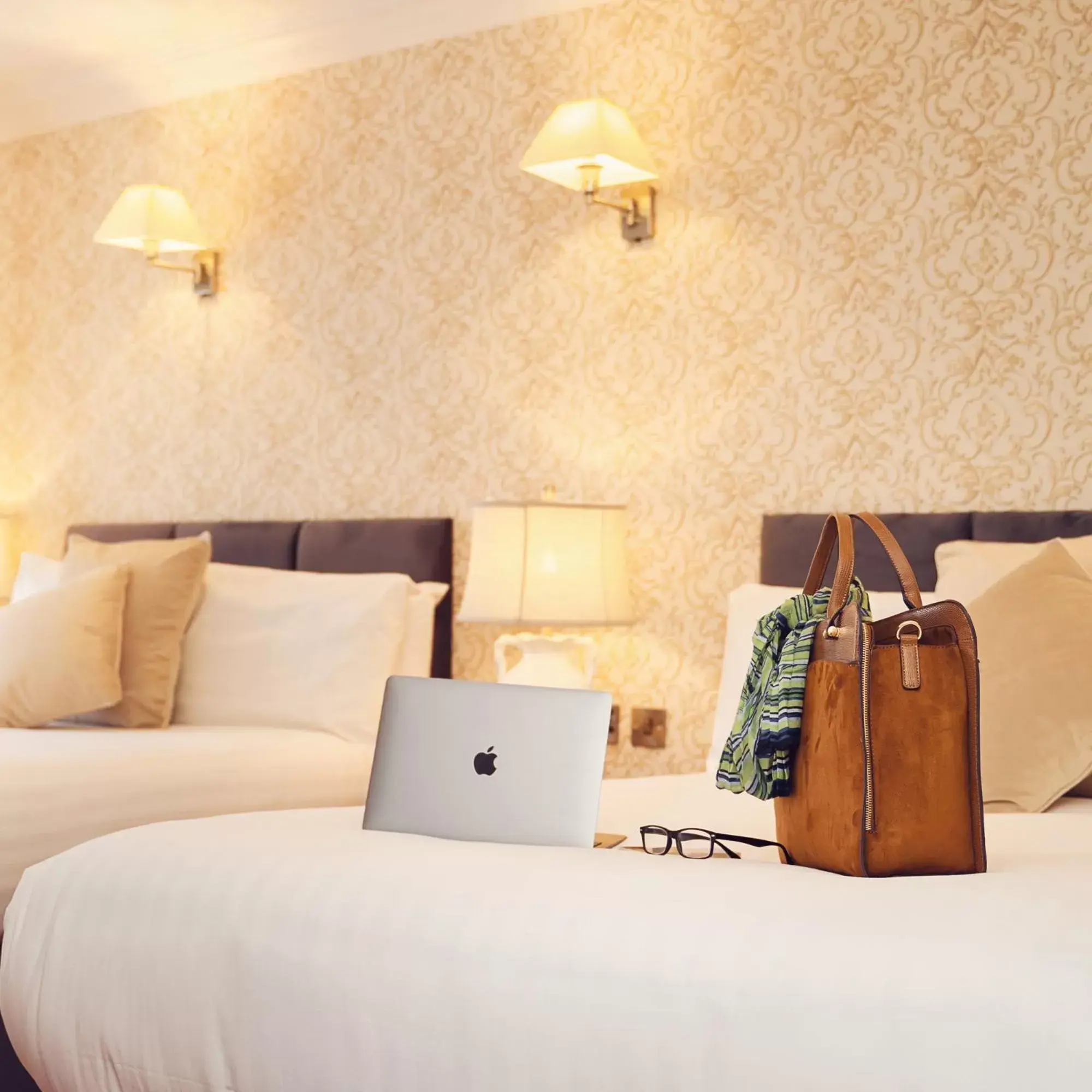 Bedroom, Bed in Ballina Manor Hotel