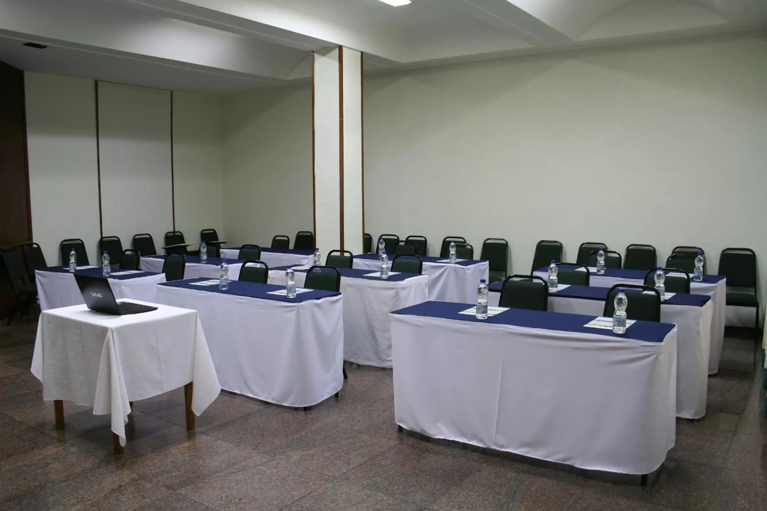 Business facilities in Hotel Columbia