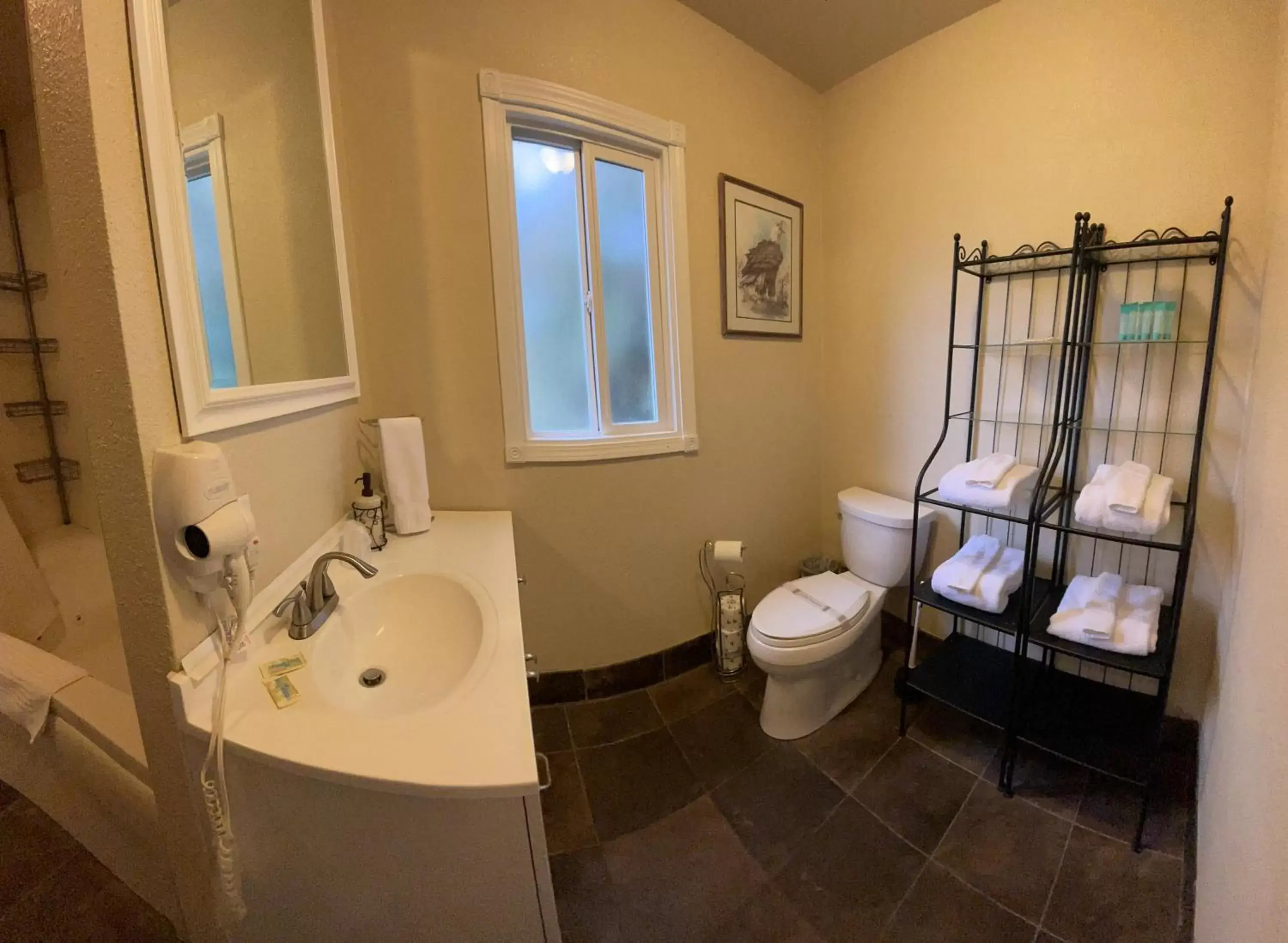 Bathroom in Sierra Woods Lodge