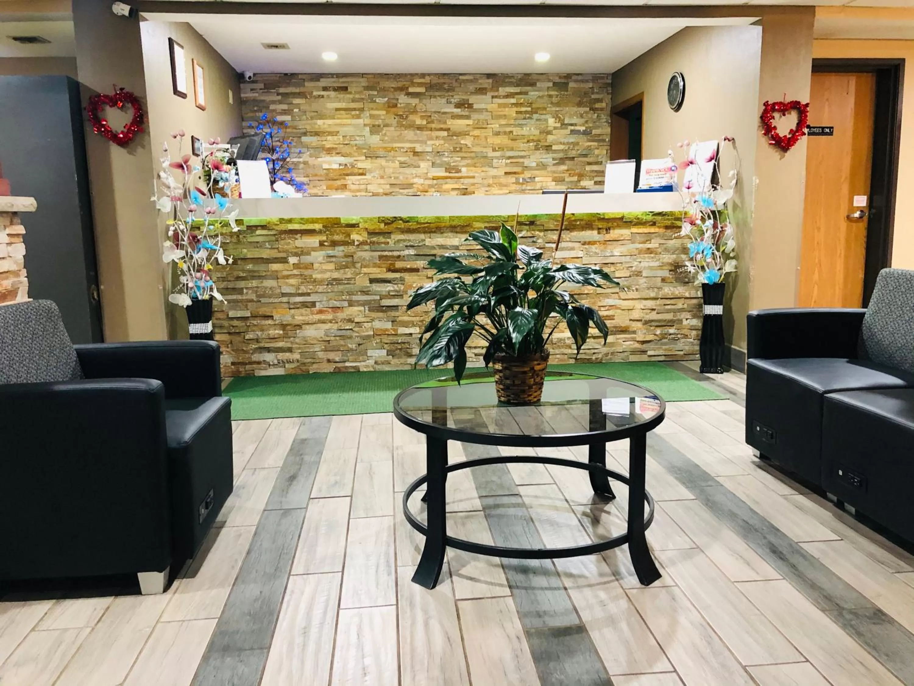 Lobby or reception, Lobby/Reception in Boarders Inn &amp; Suites by Cobblestone Hotels Columbus