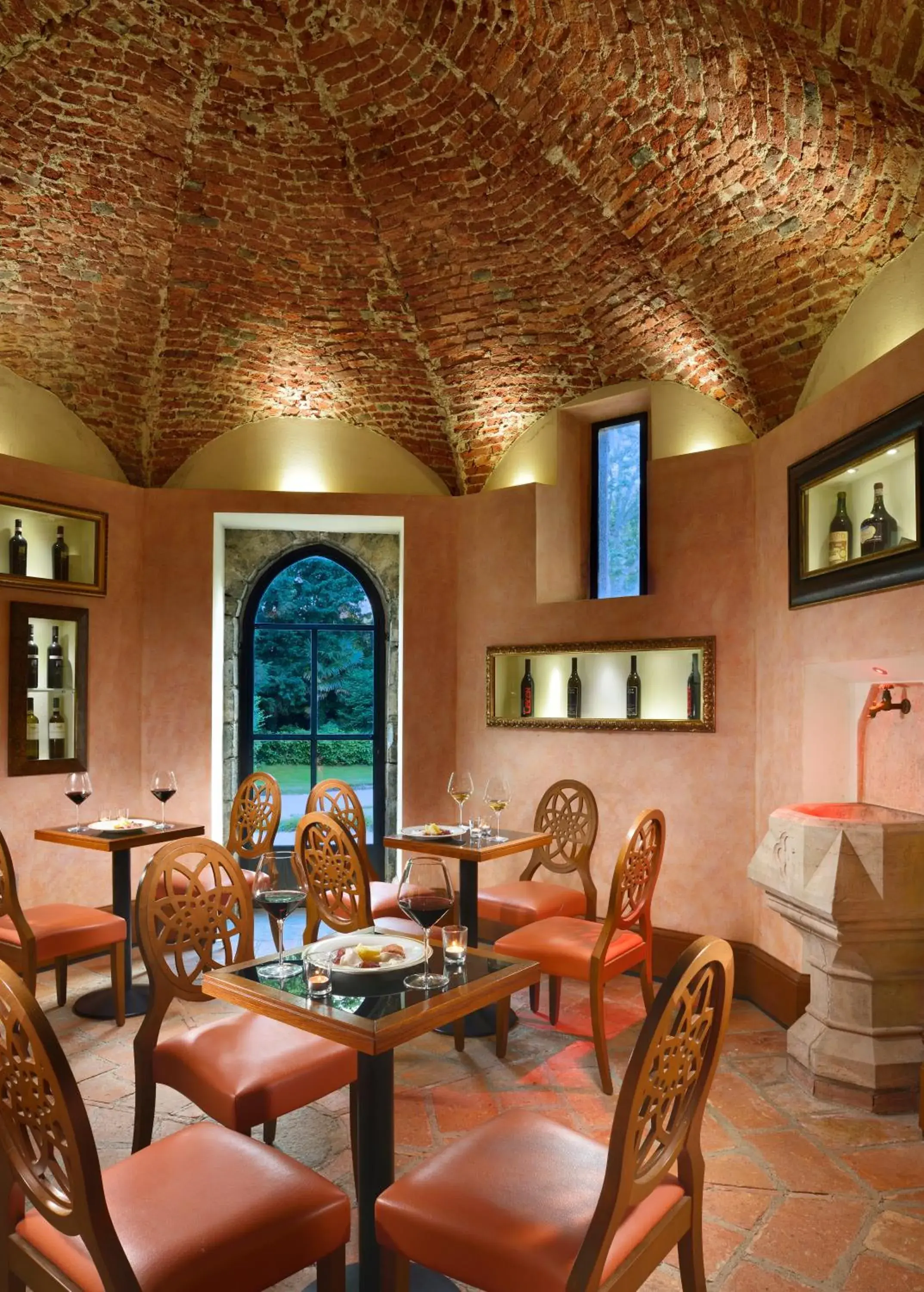 Restaurant/Places to Eat in Castello Dal Pozzo Hotel