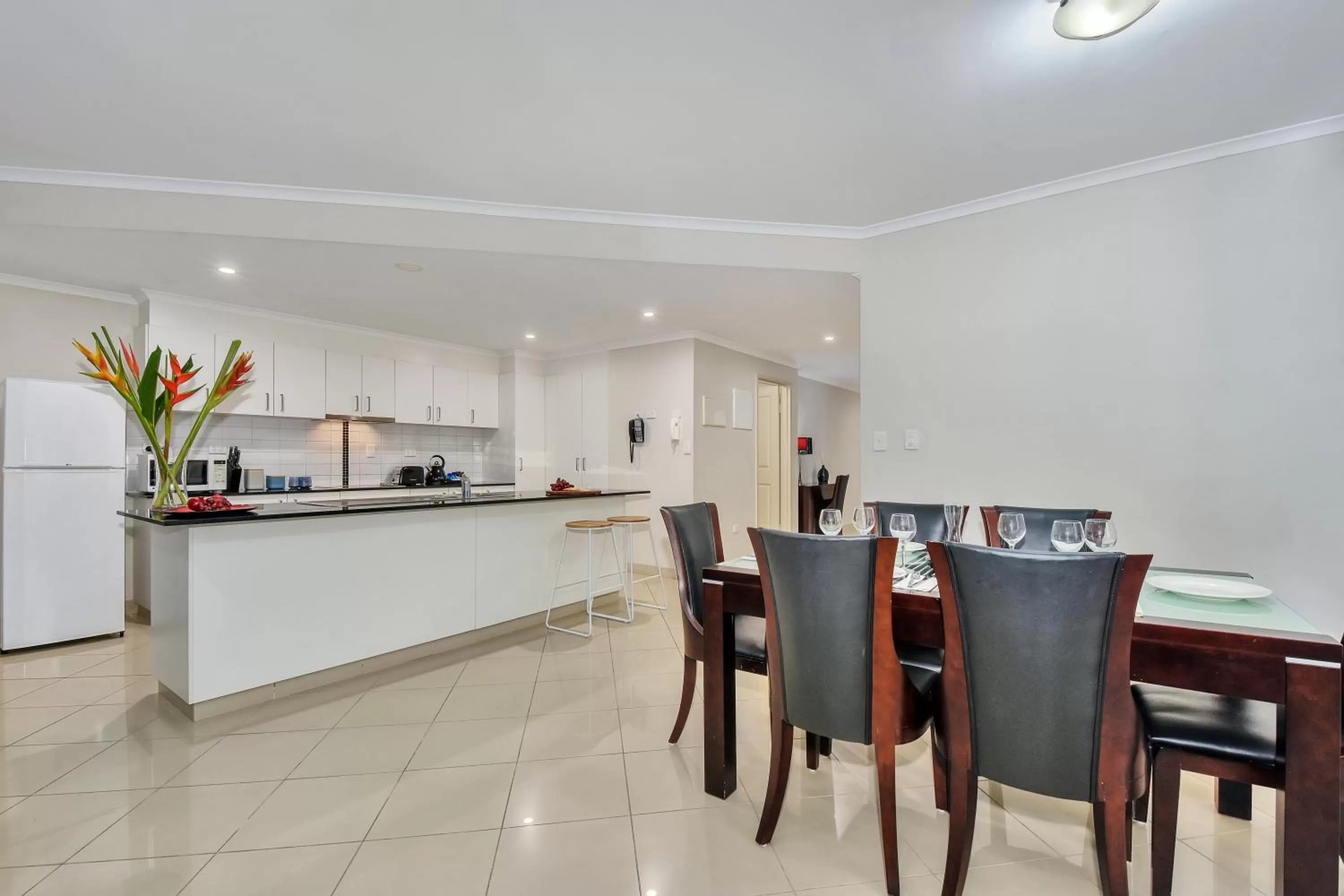 Kitchen or kitchenette in Argus Apartments Darwin