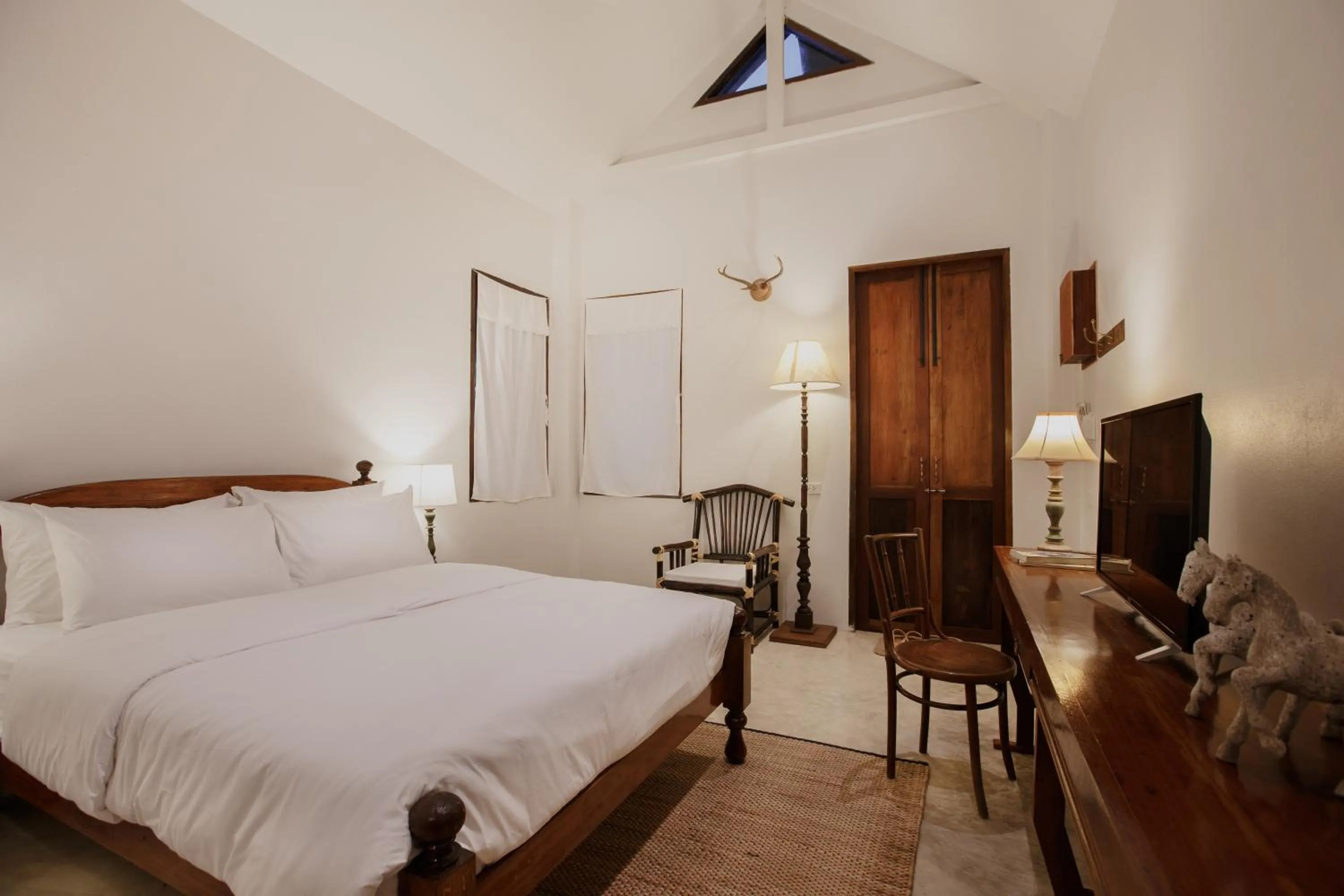 Photo of the whole room, Bed in Foresta Villa