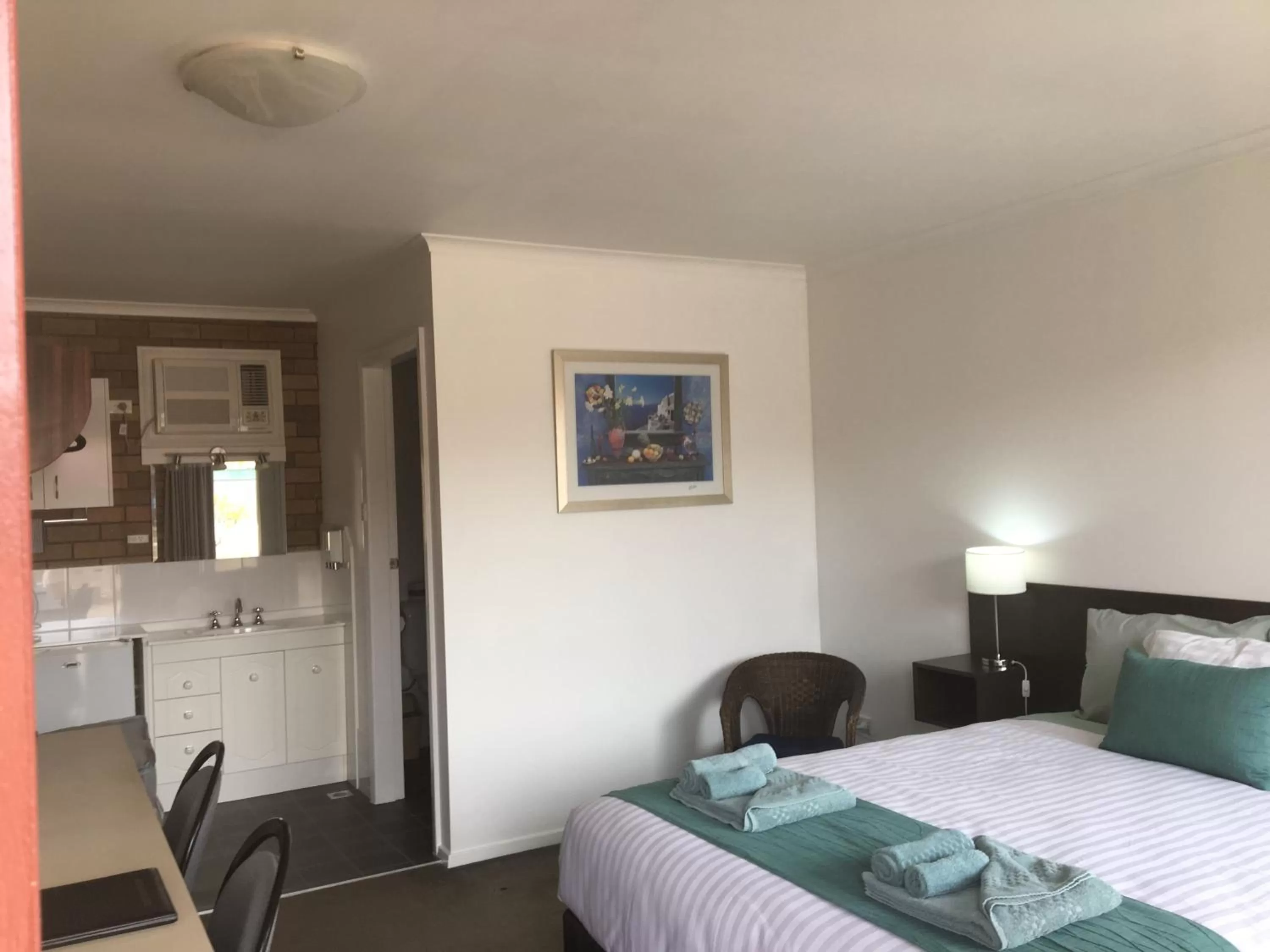 Bed in Camellia Motel