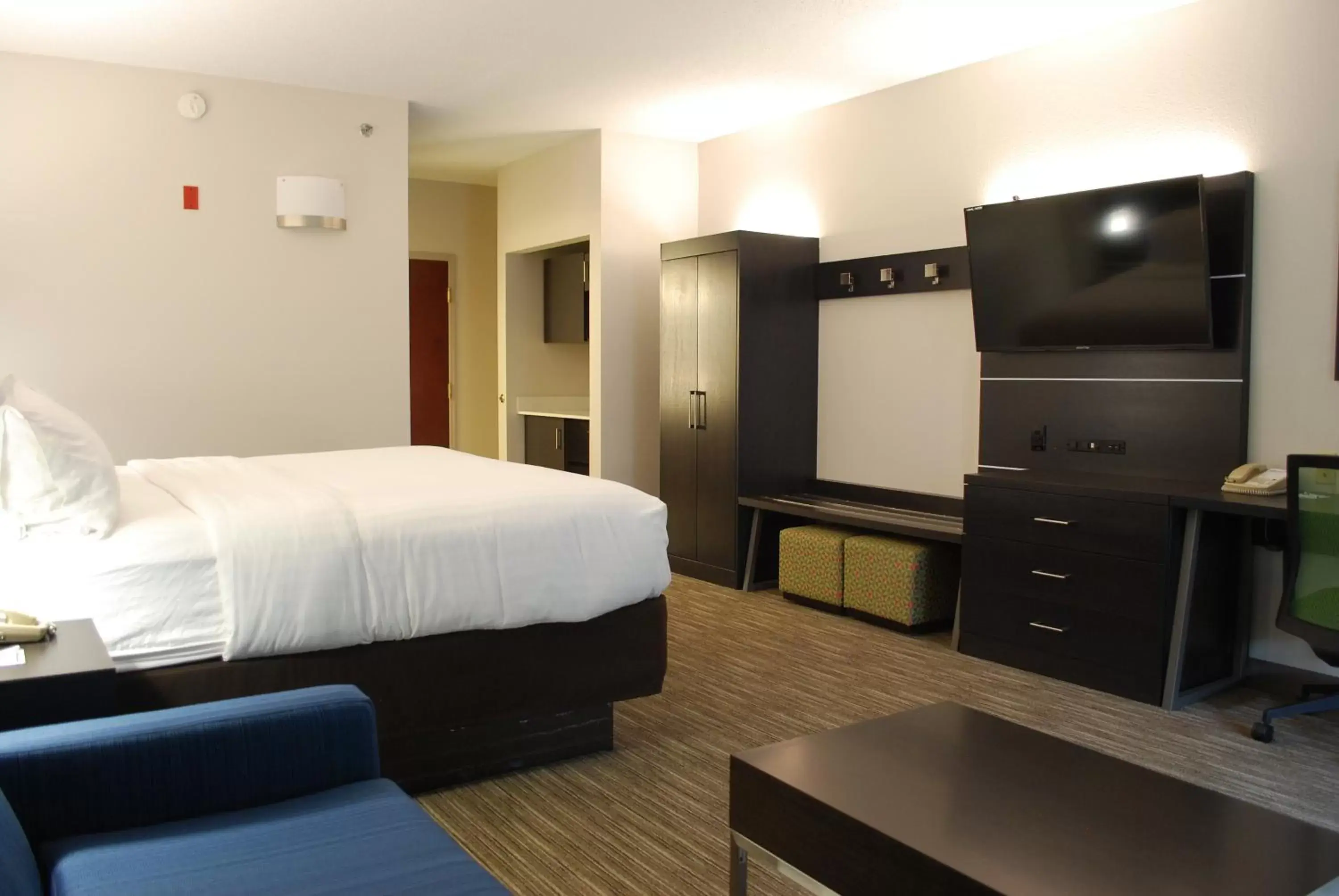 Photo of the whole room, TV/Entertainment Center in Holiday Inn Express Hotel & Suites Kingsport-Meadowview I-26, an IHG Hotel