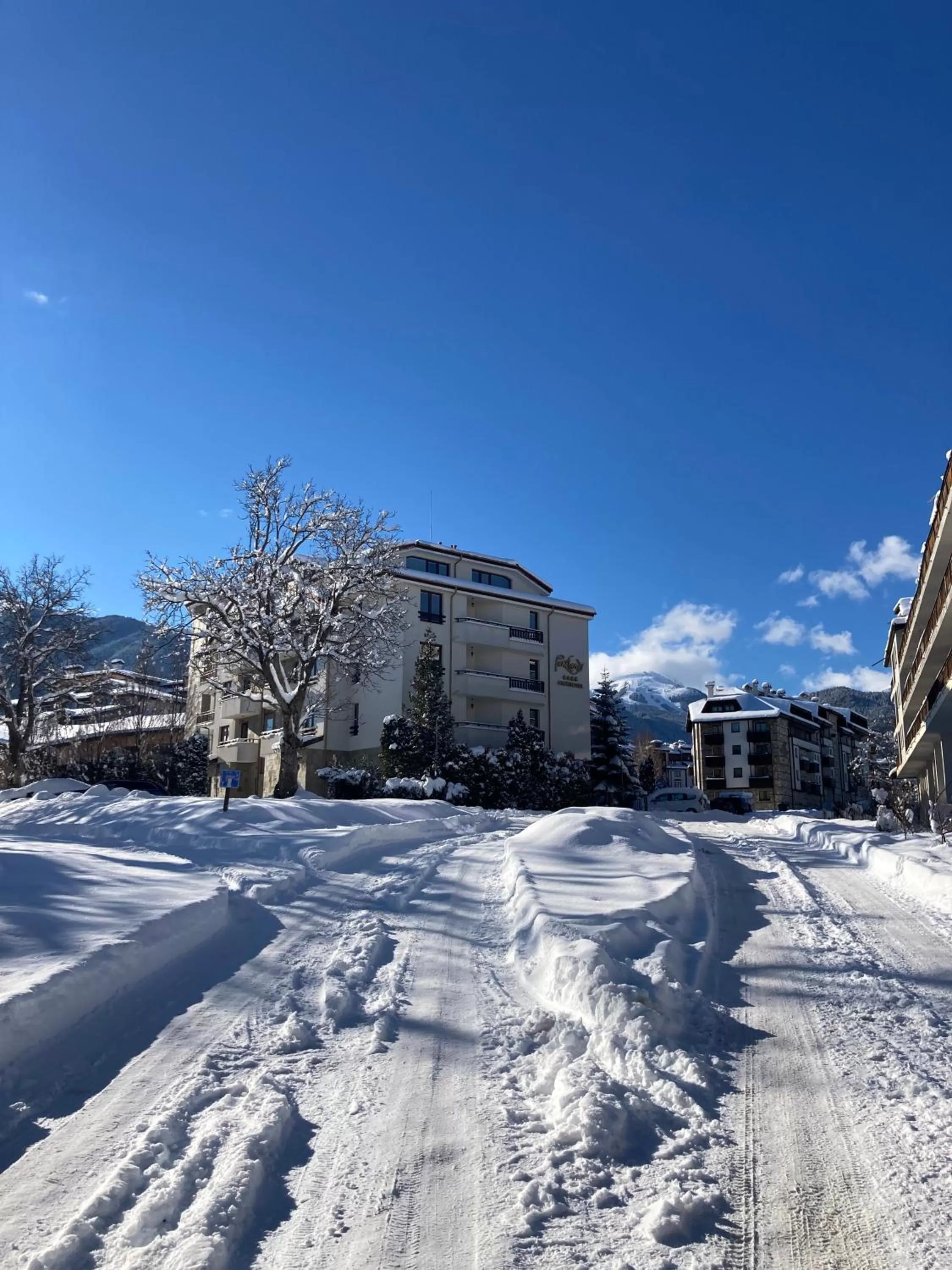 Property building in Parklands Hotel & Pool