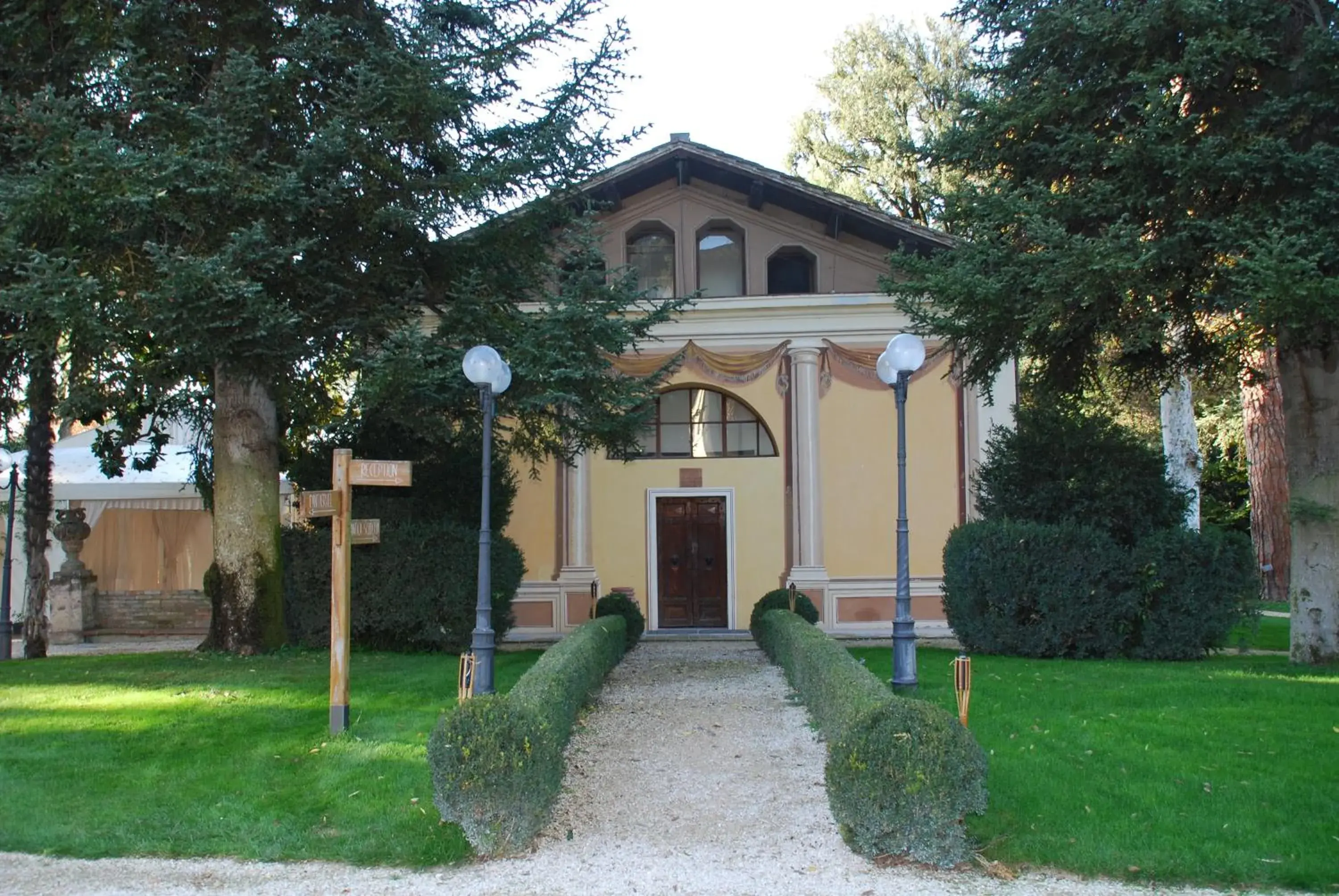 Facade/entrance, Garden in Posta Donini-Historic Hotel