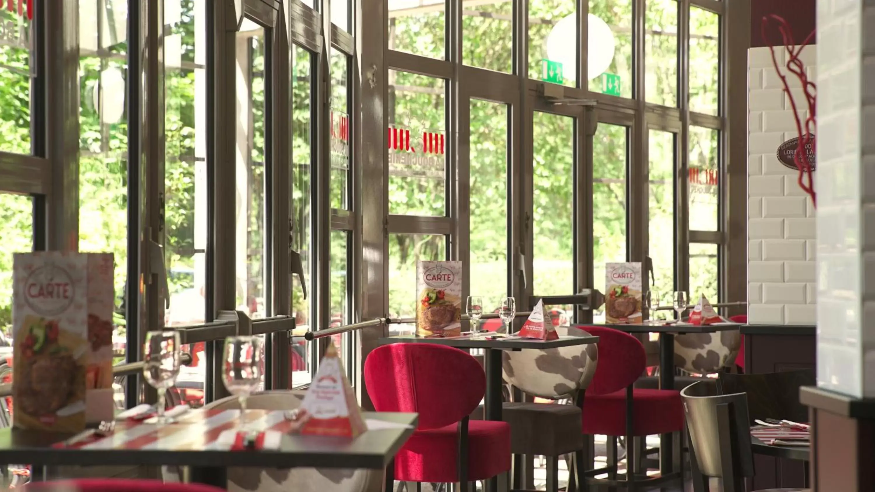 Restaurant/places to eat in ibis Villepinte Parc des Expositions