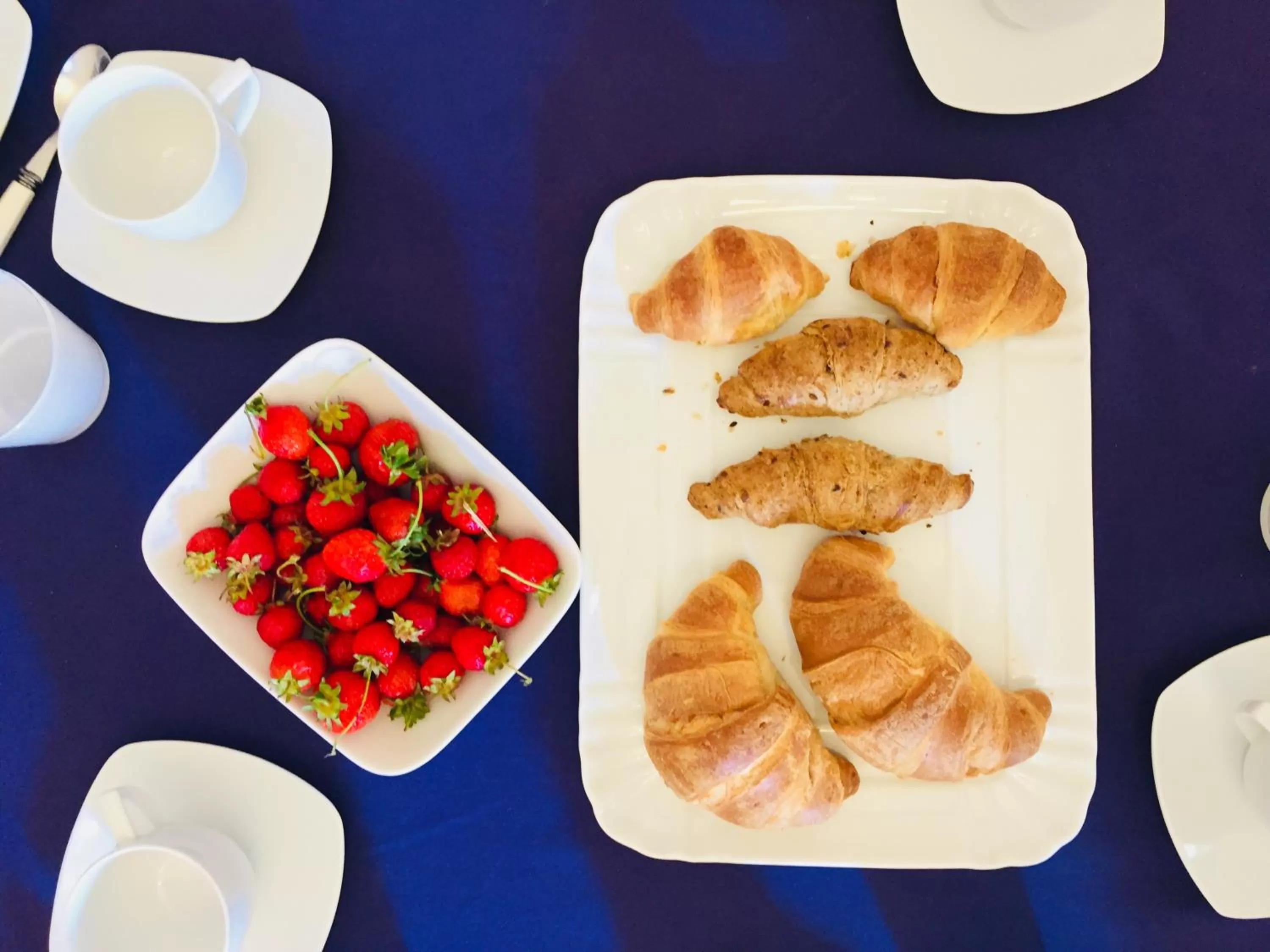 Breakfast in Bianko EcoChic & L'Angolo di Levante