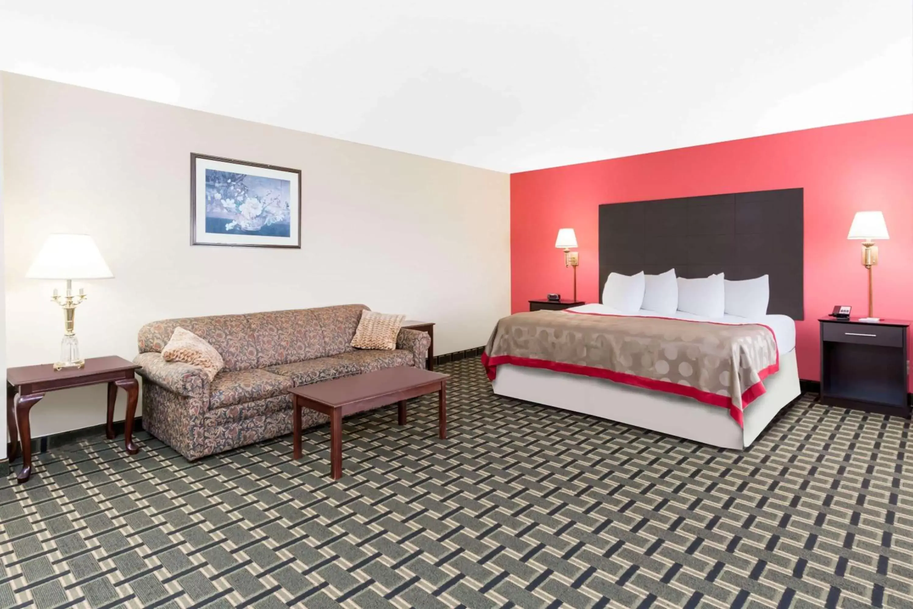 Photo of the whole room, Bed in Ramada by Wyndham Vandalia