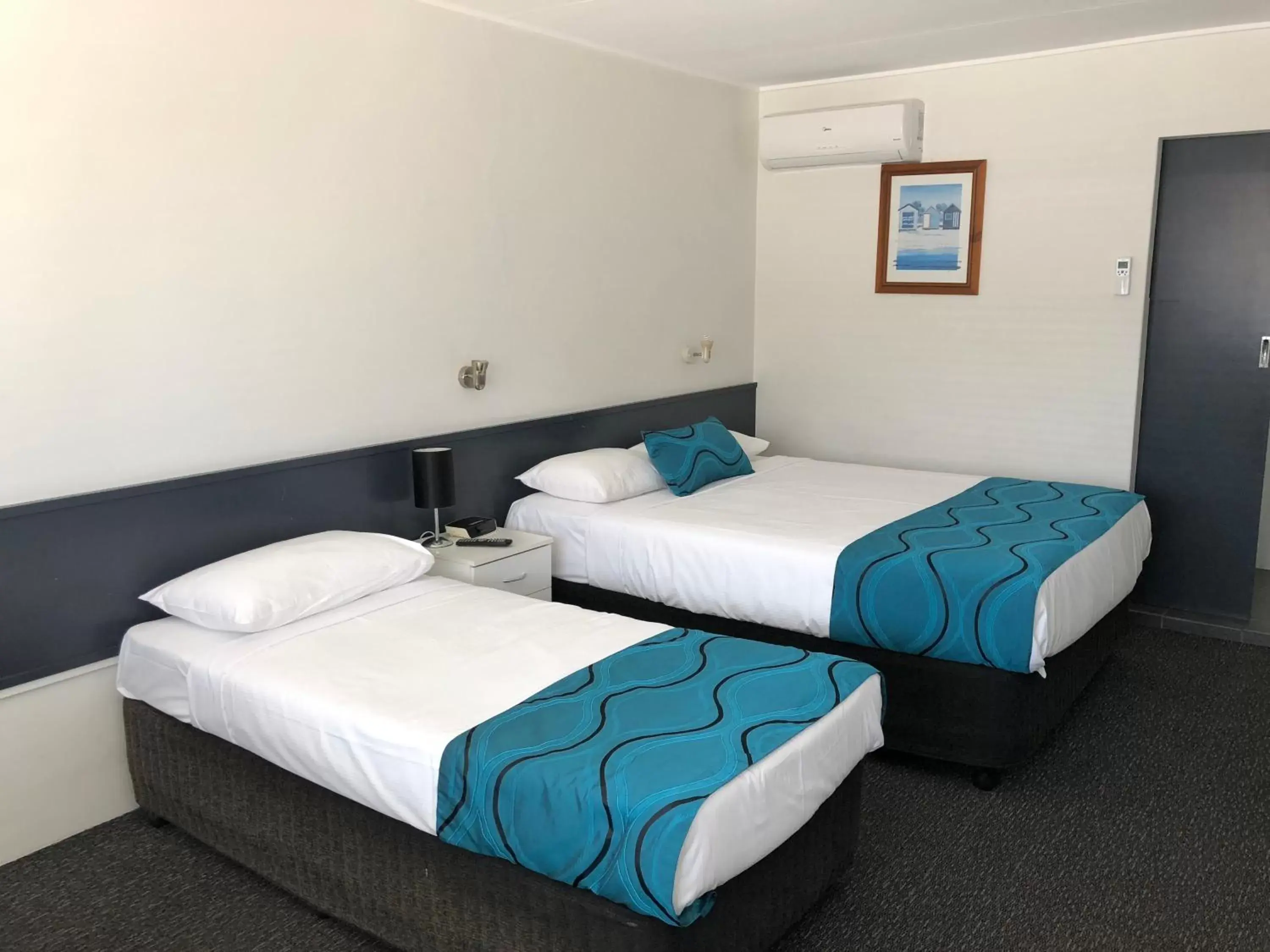 Photo of the whole room, Bed in Wynnum Anchor Motel